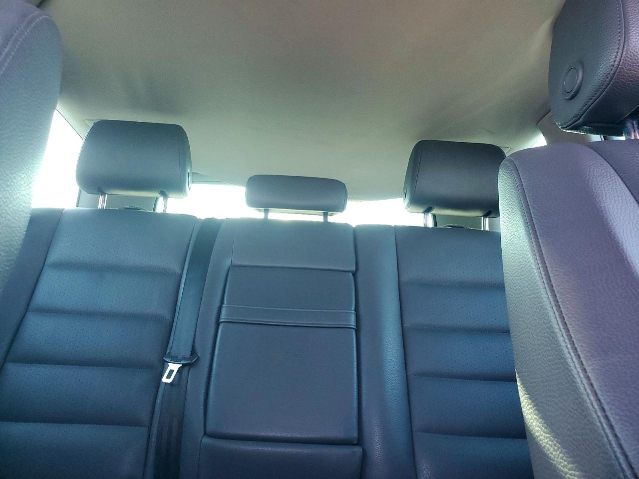 2007 Volkswagen Touareg V6 Silver vin: WVGZE77L27D013798