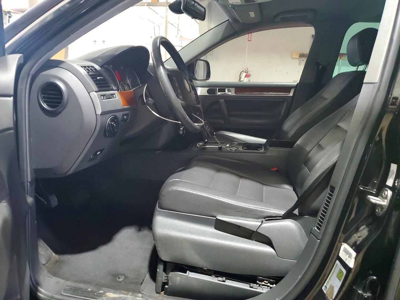 2007 Volkswagen Touareg V6 Black vin: WVGZE77L57D009406