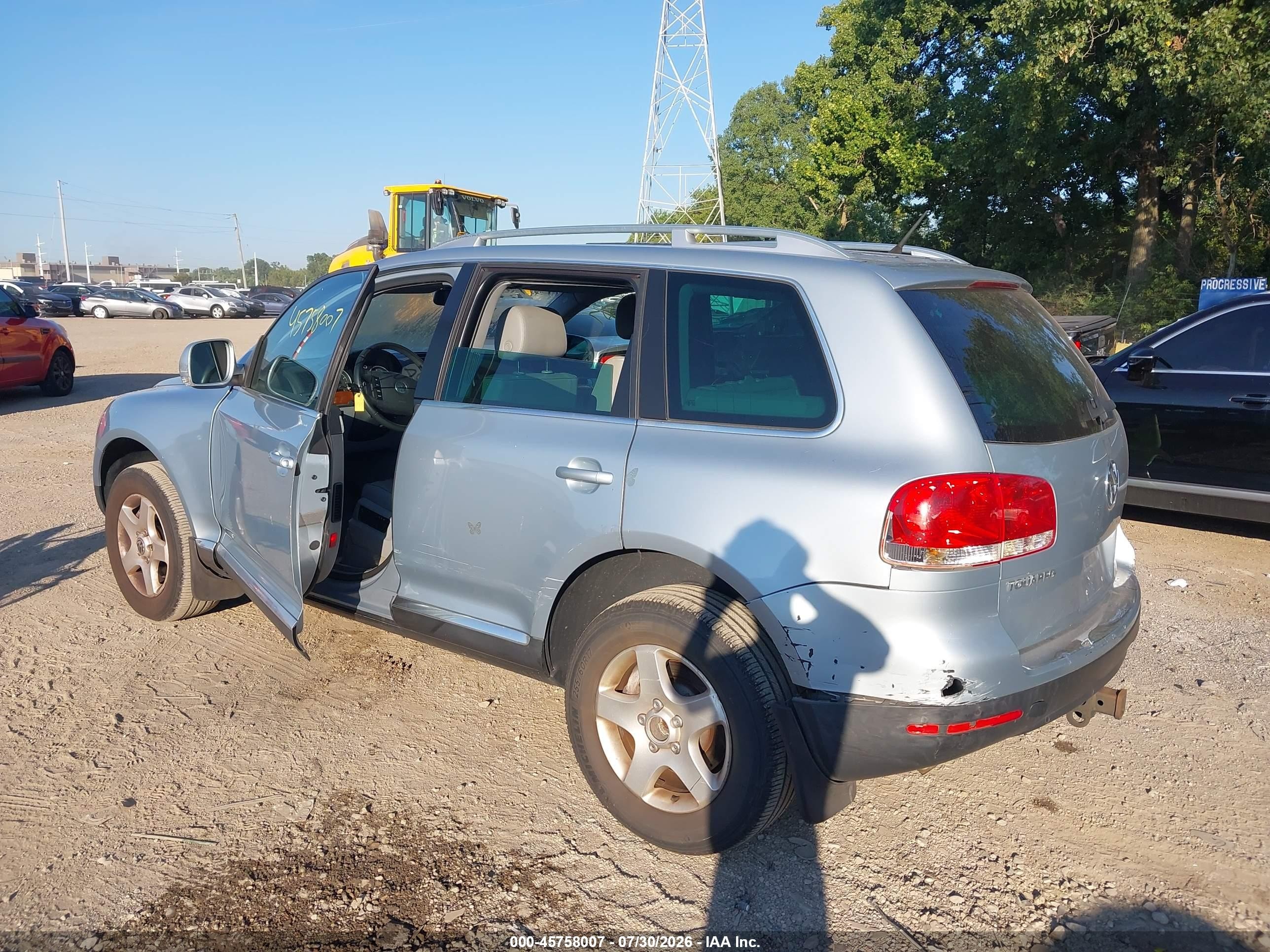 2007 Volkswagen Touareg V6 Silver vin: WVGZE77L67D027641