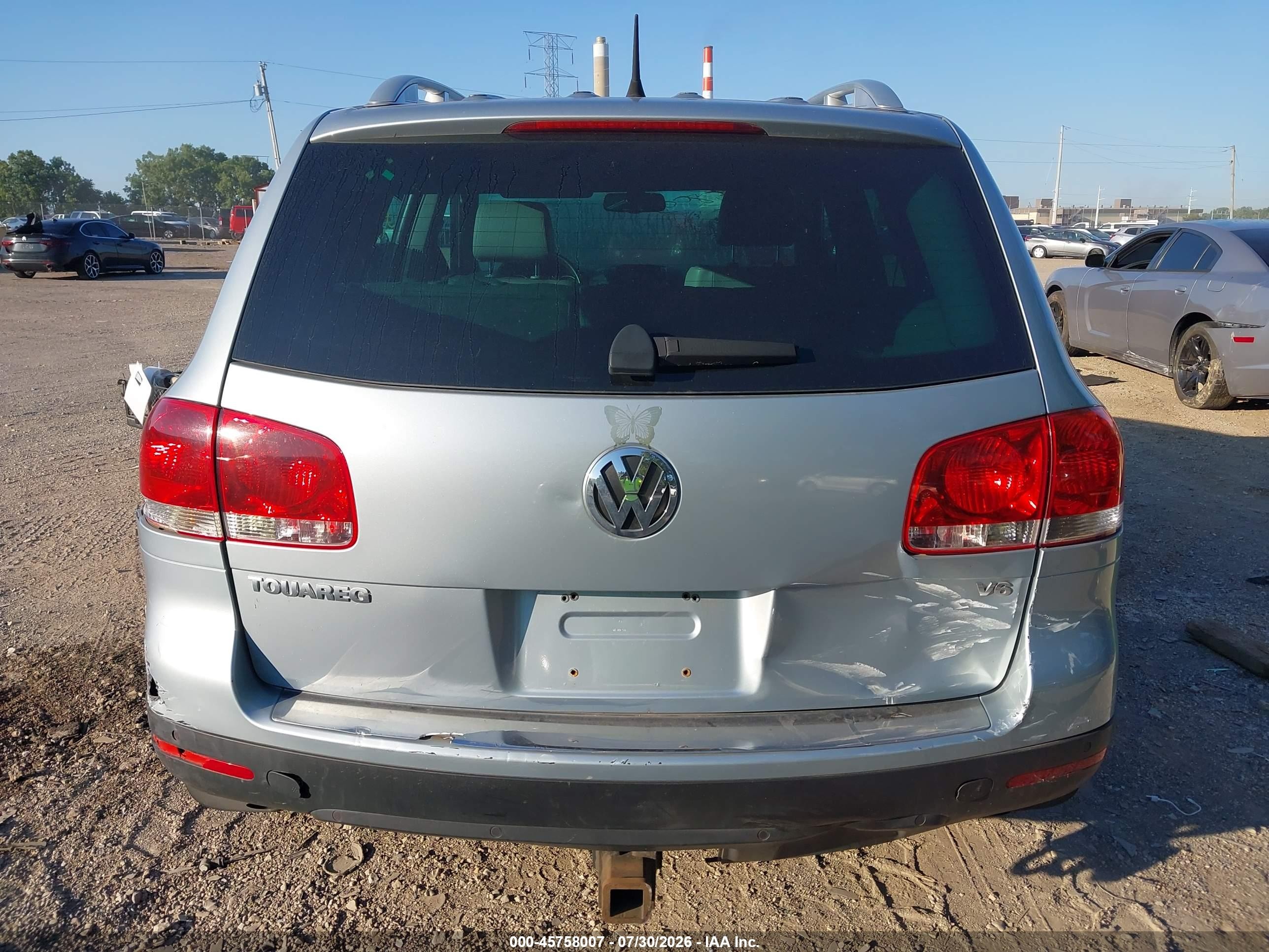 2007 Volkswagen Touareg V6 Silver vin: WVGZE77L67D027641