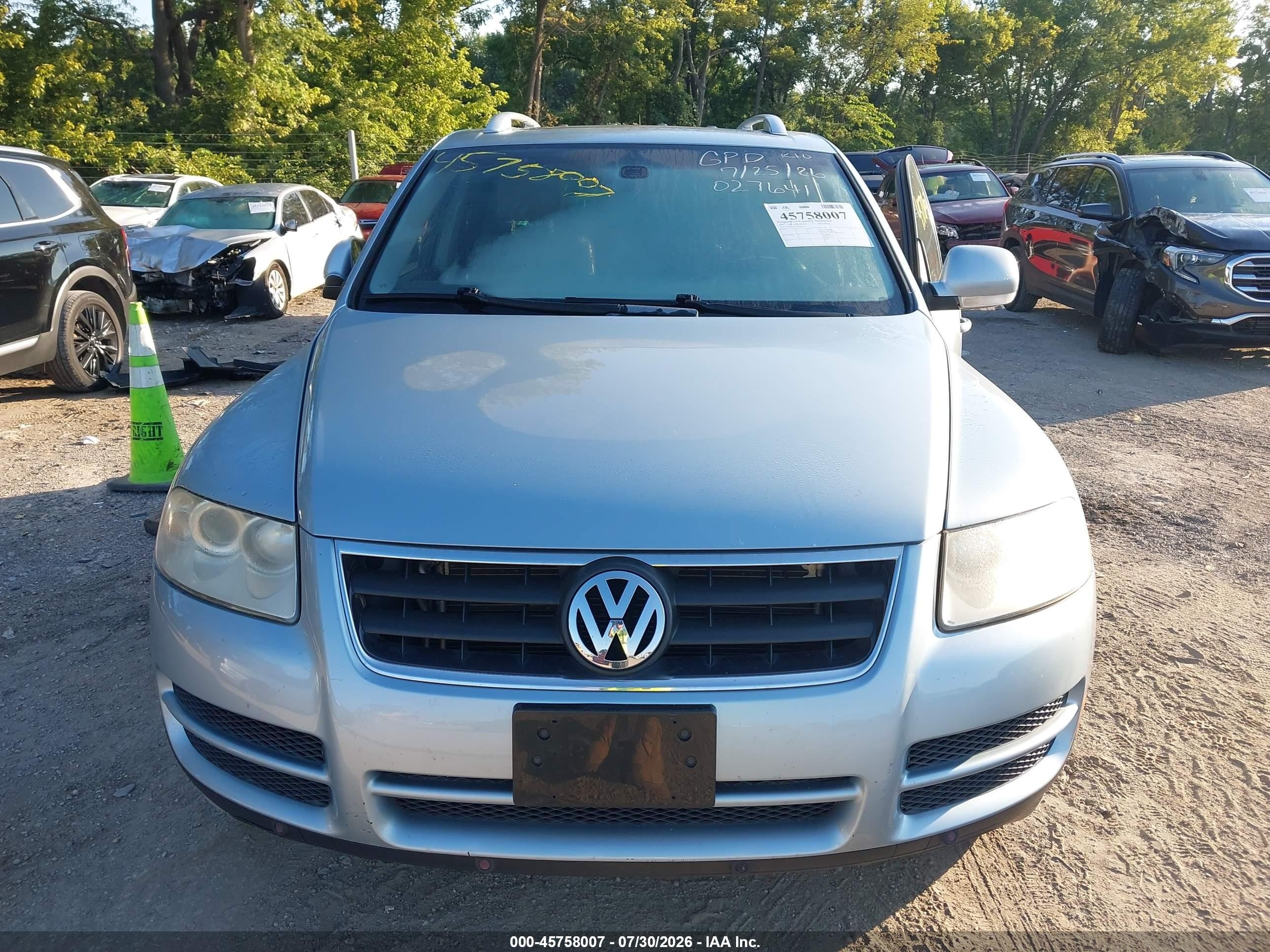 2007 Volkswagen Touareg V6 Silver vin: WVGZE77L67D027641