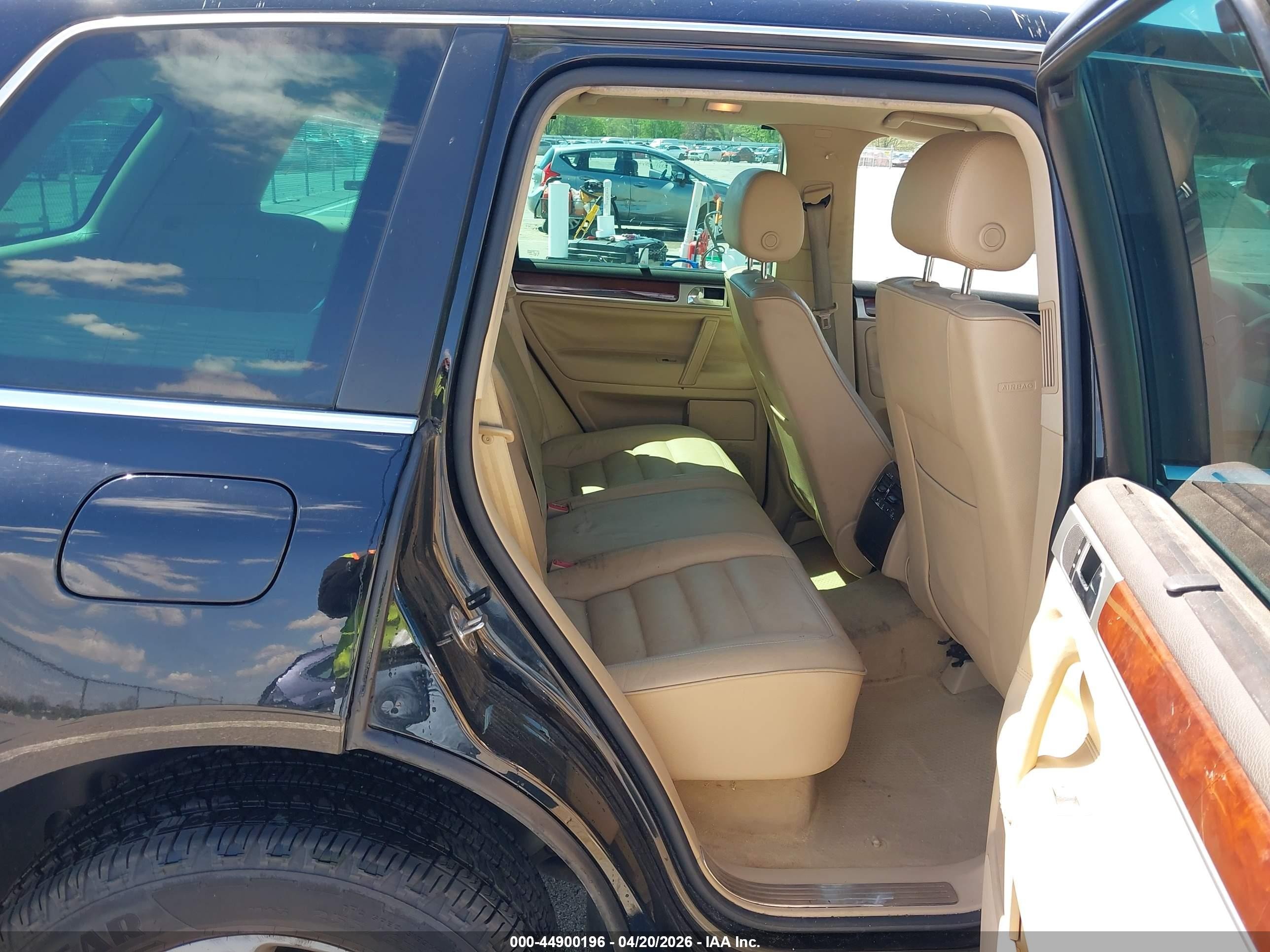 2006 Volkswagen Touareg V6 Черный vin: WVGZG77L26D006276