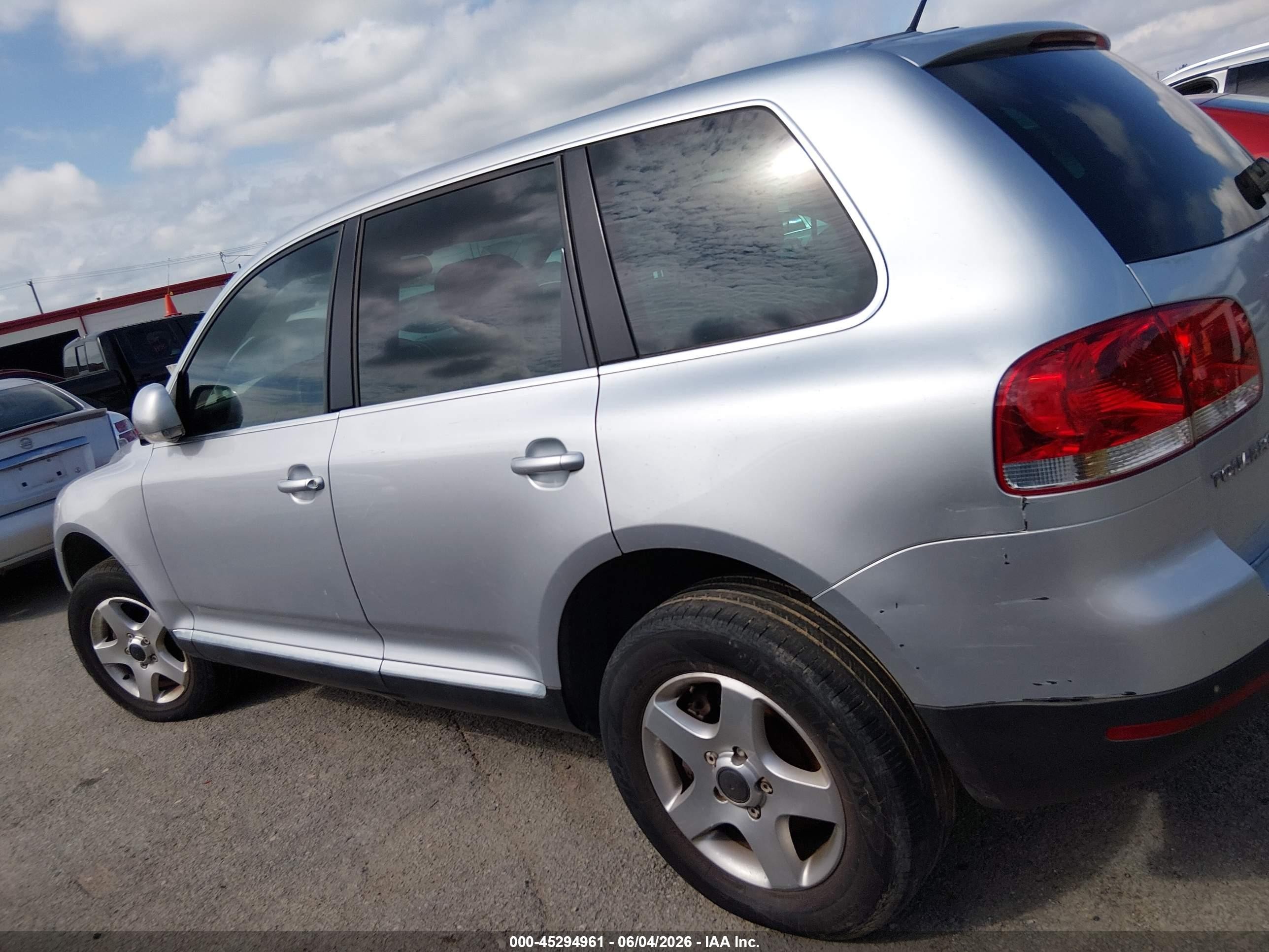 2006 Volkswagen Touareg V6 Gray vin: WVGZG77L36D007680
