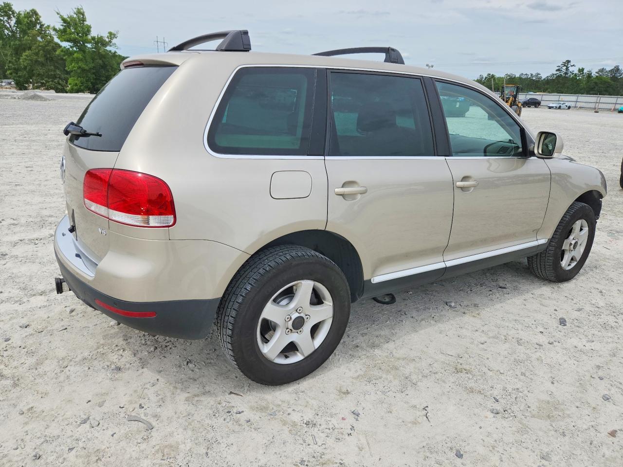 2005 Volkswagen Touareg 3.2 Beige vin: WVGZG77L85D083930