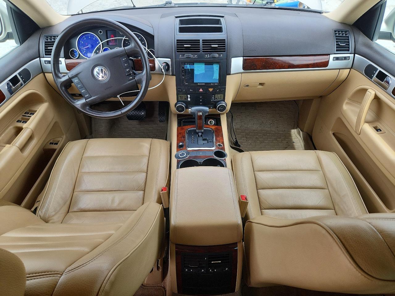2005 Volkswagen Touareg 3.2 Beige vin: WVGZG77L85D083930