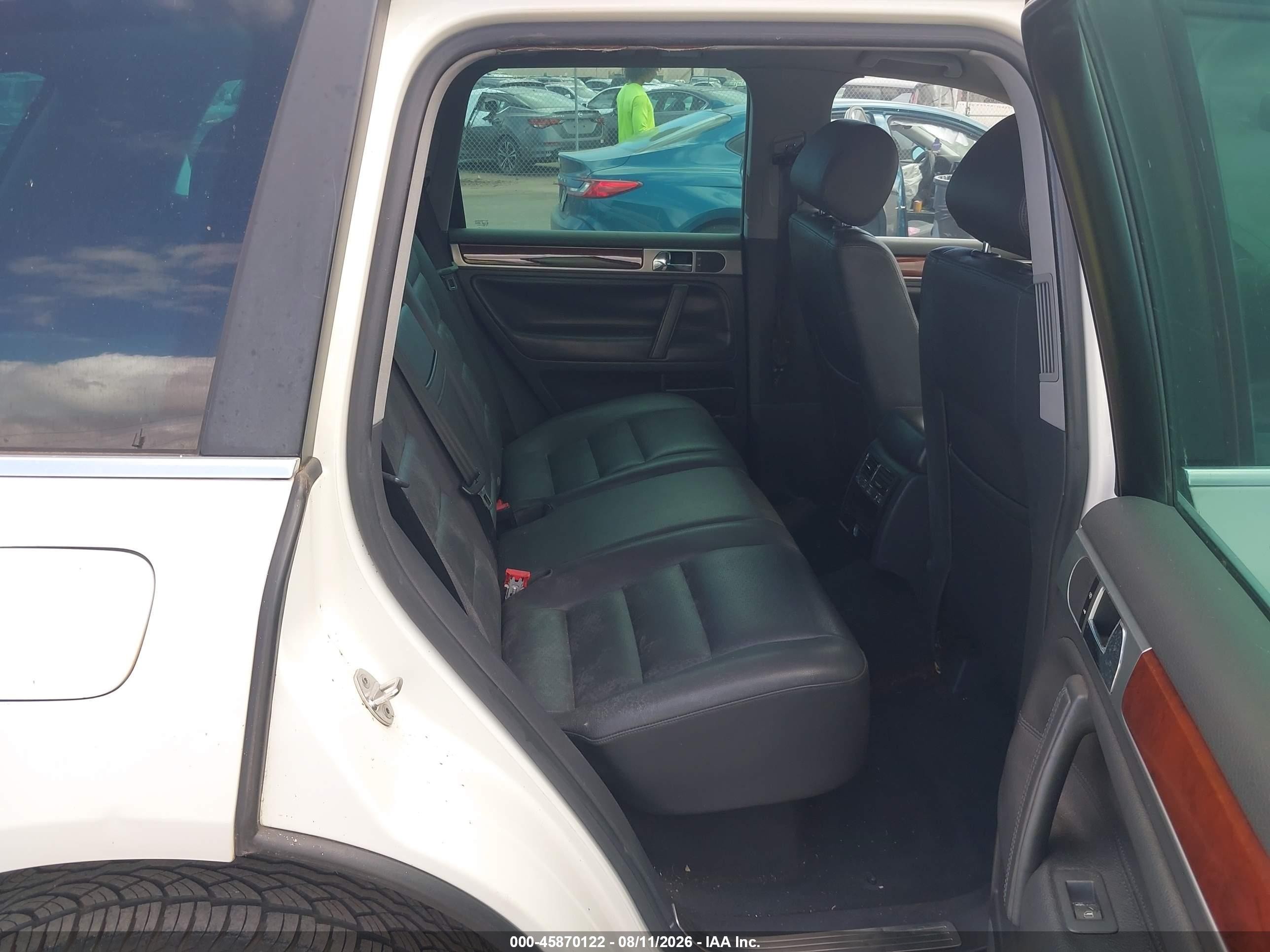 2006 Volkswagen Touareg V6 White vin: WVGZG77L96D013385