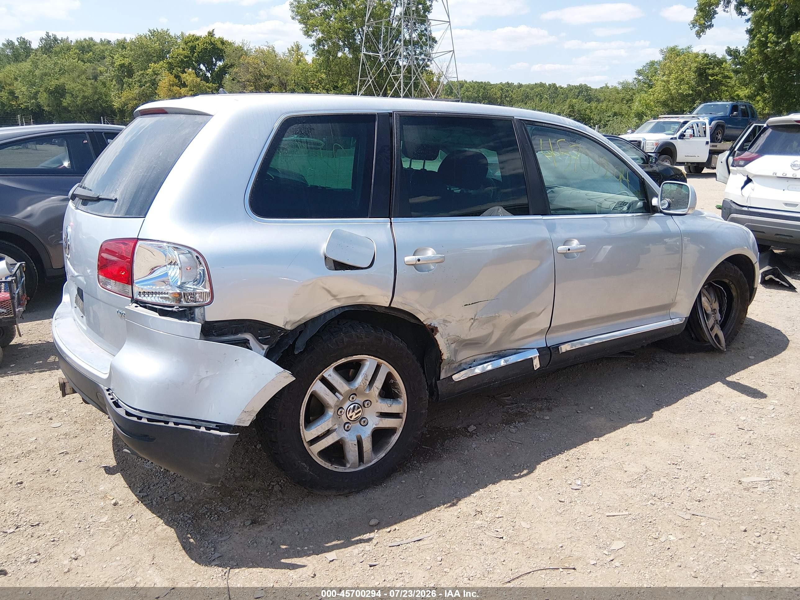 2006 Volkswagen Touareg V8 Black vin: WVGZM77L16D030884