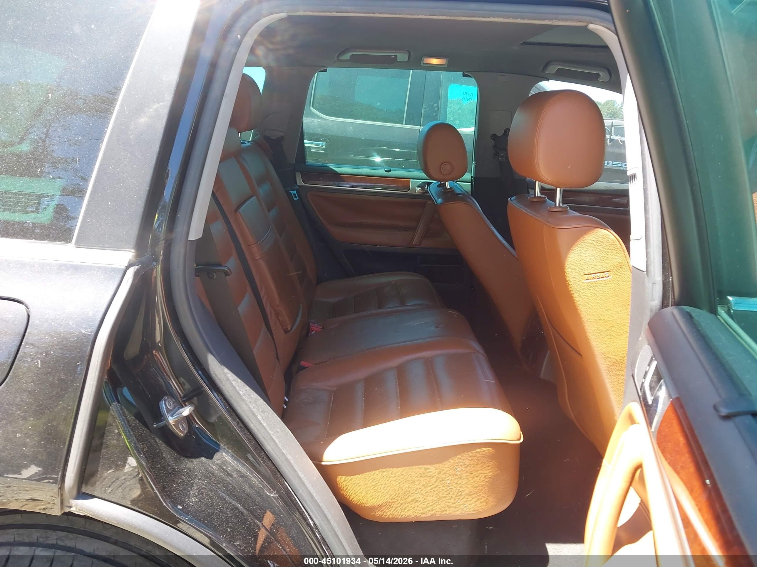 2006 Volkswagen Touareg V8 Black vin: WVGZM77L96D031457