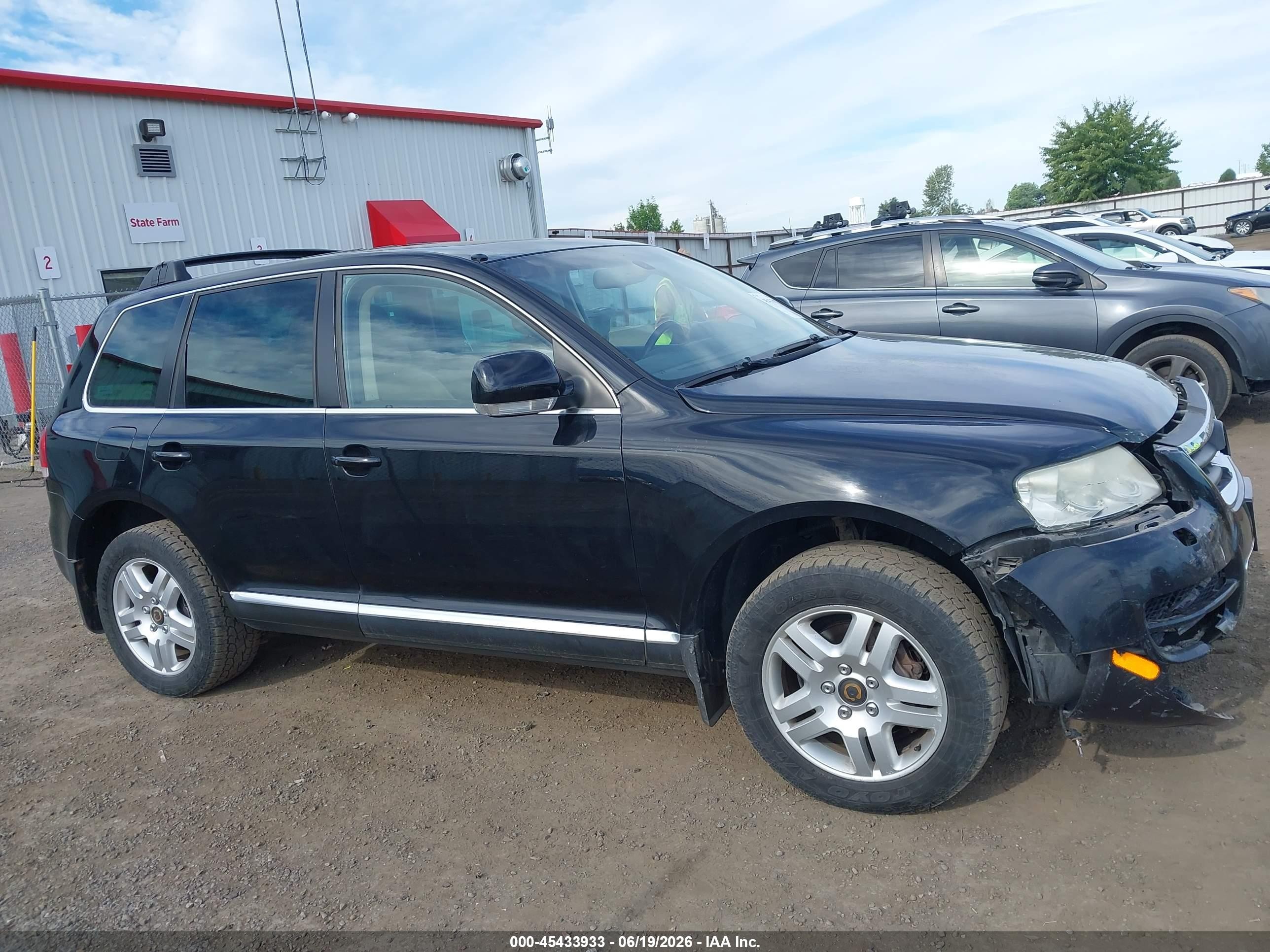 2005 Volkswagen Touareg V8 Black vin: WVGZM77LX5D026332