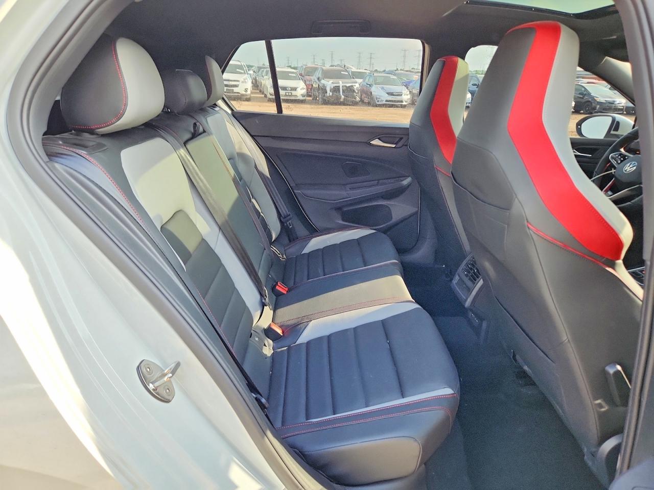 2024 Volkswagen Gti Se White vin: WVW3A7CD7RW228265
