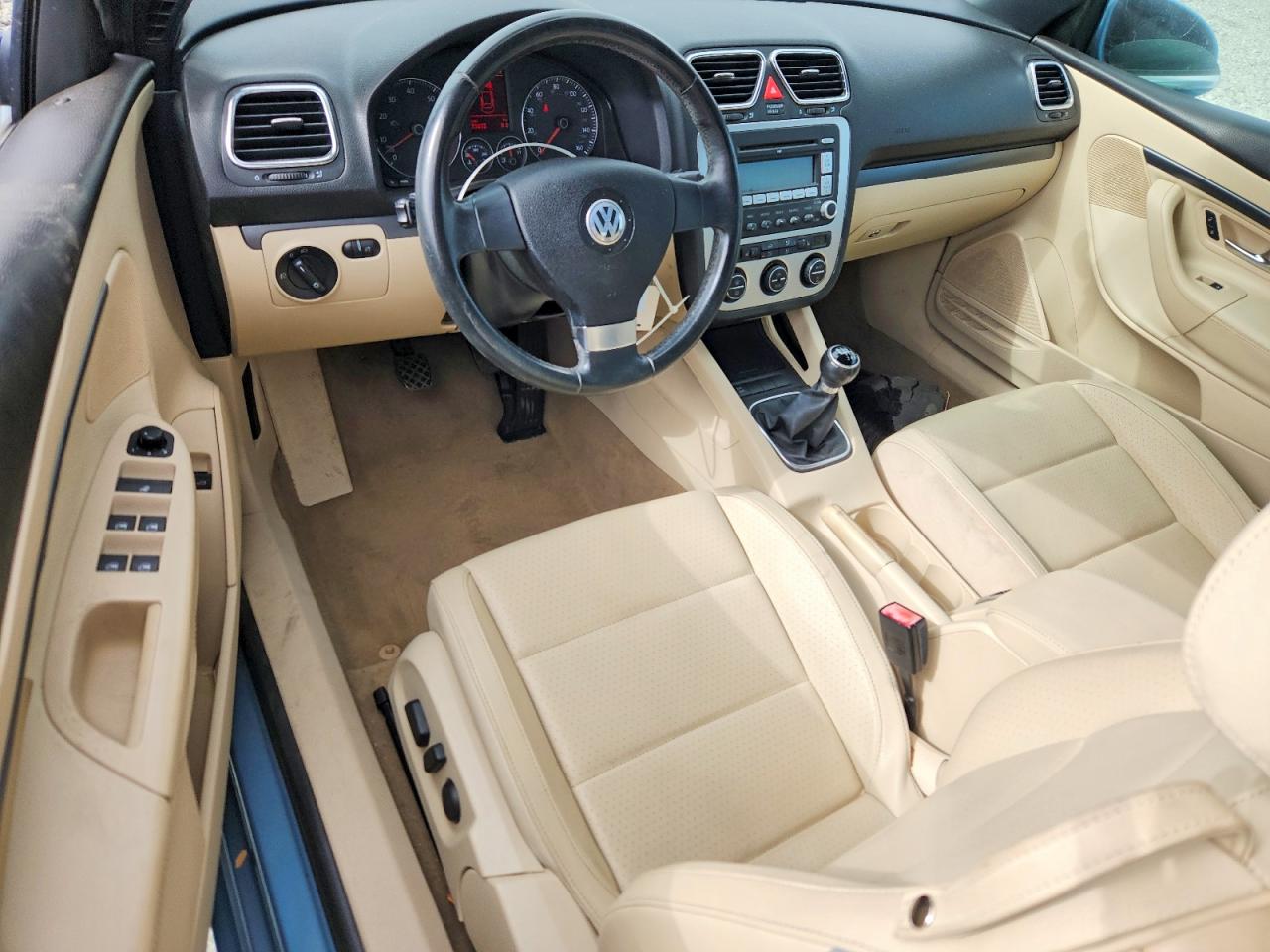 2008 Volkswagen Eos Turbo Blue vin: WVWAA71F78V049157
