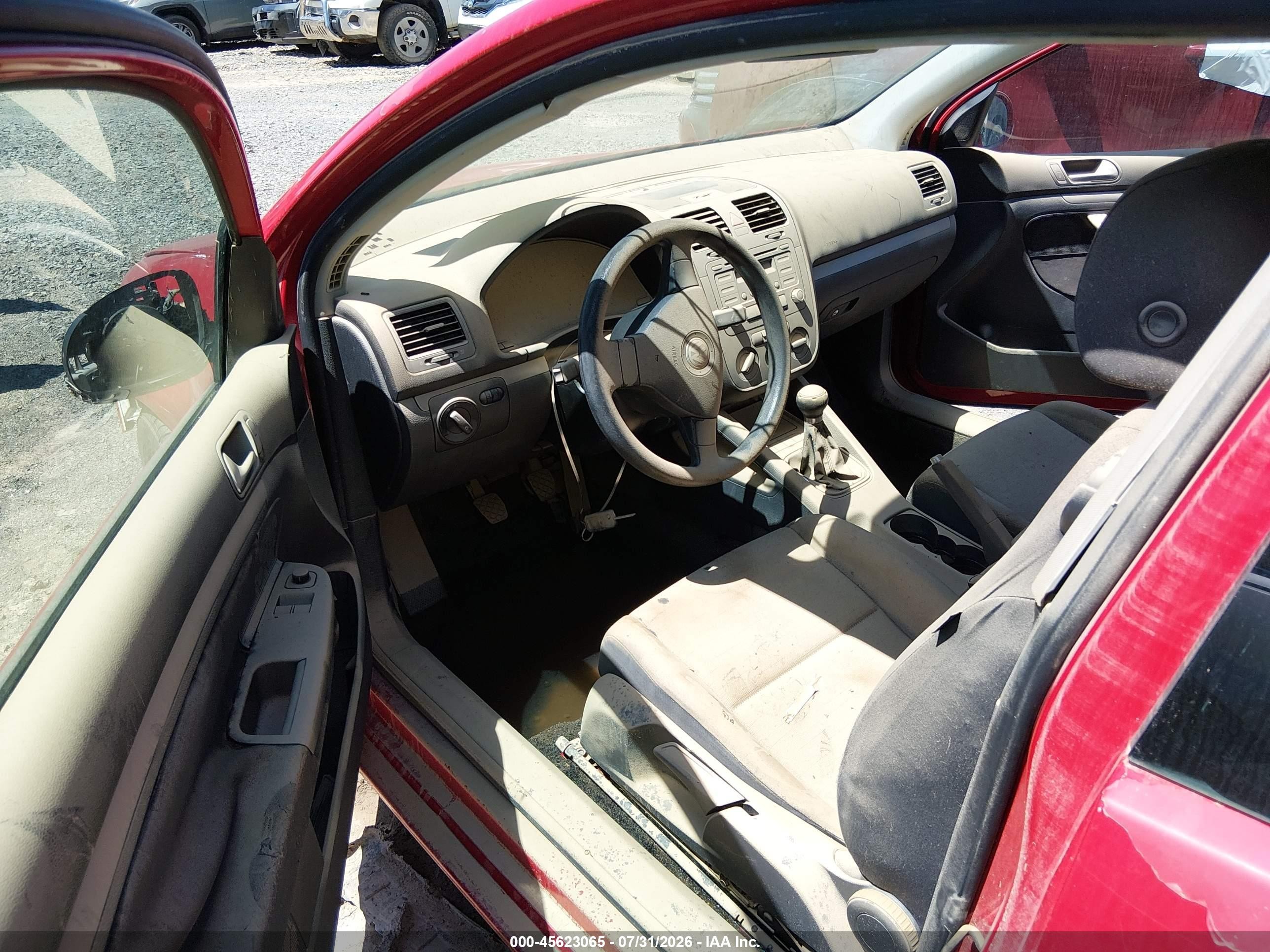 2008 Volkswagen Rabbit S Красный vin: WVWAA71K18W191429