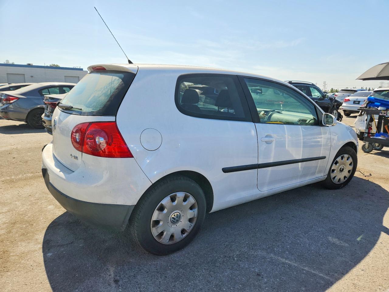 2008 Volkswagen Rabbit White vin: WVWAA71K48W220986