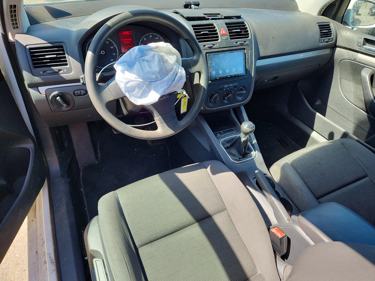 2008 Volkswagen Rabbit White vin: WVWAA71K48W220986