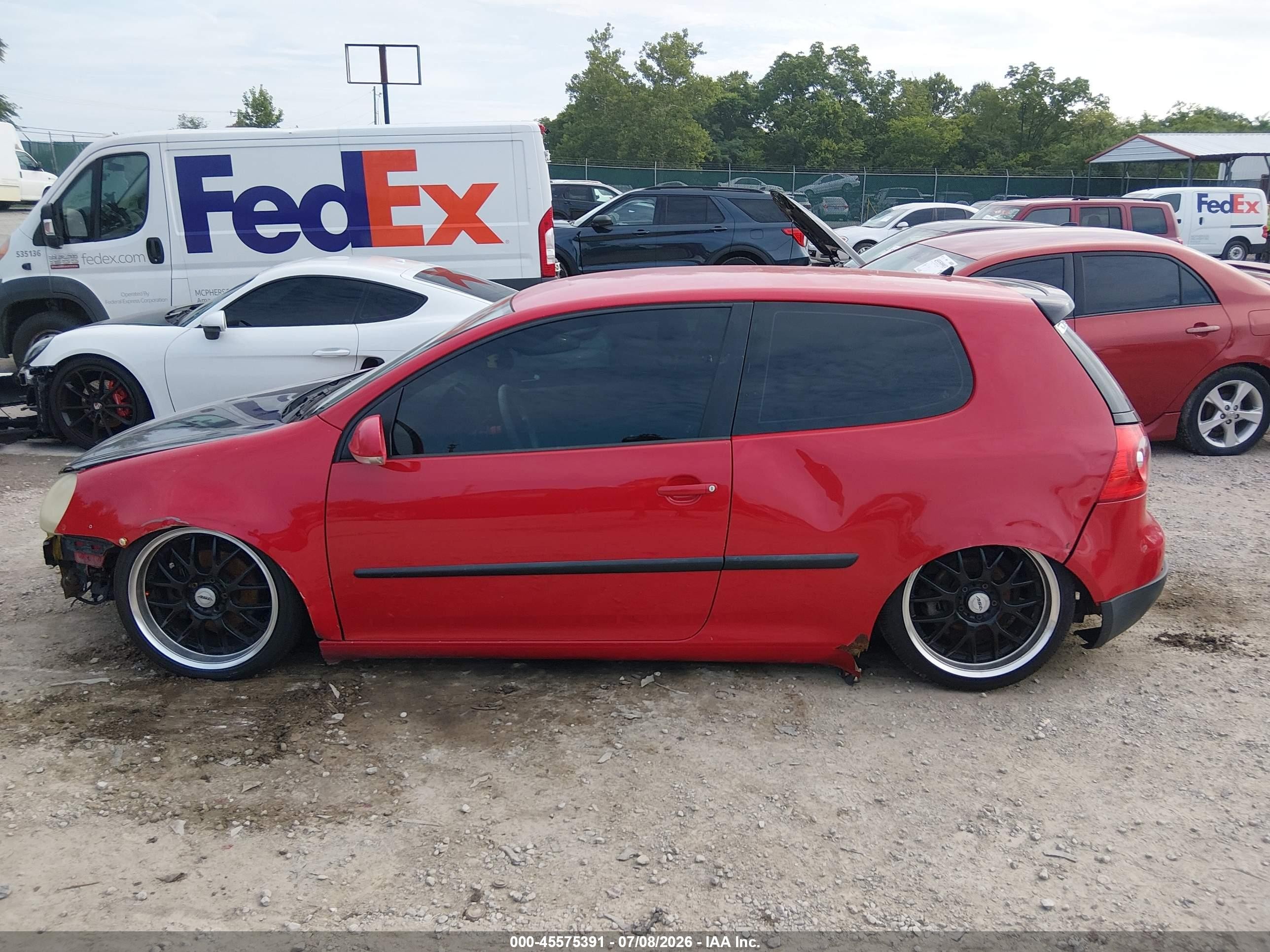 2008 Volkswagen Rabbit S Красный vin: WVWAA71K88W117666
