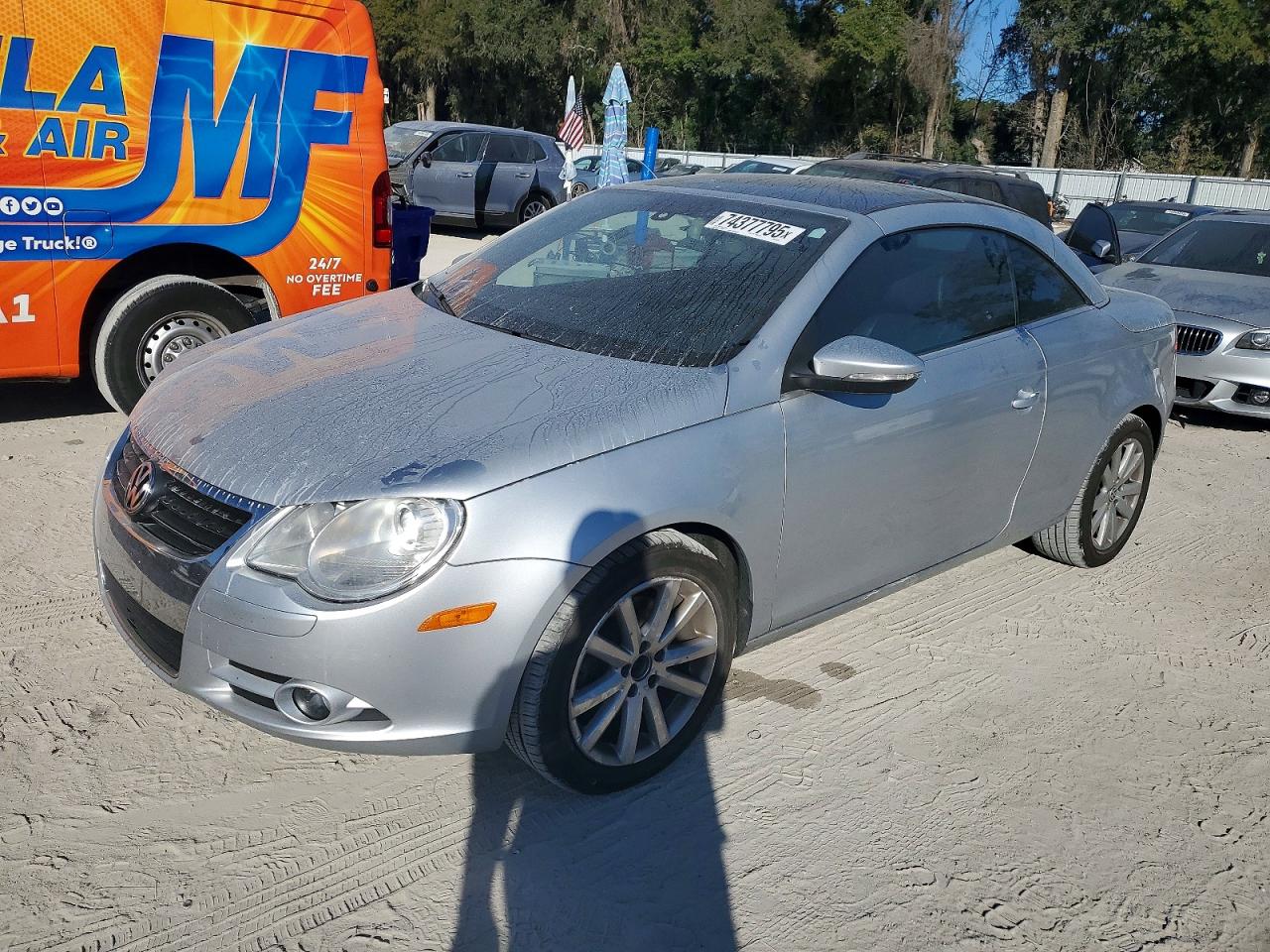 2011 Volkswagen Eos Komfort Silver vin: WVWAA7AH0BV000164
