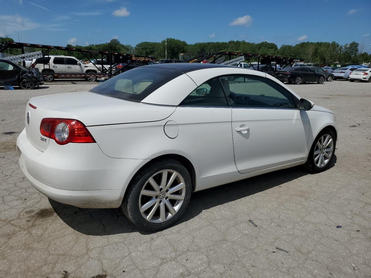 2011 Volkswagen Eos Komfort White vin: WVWAA7AH0BV001072