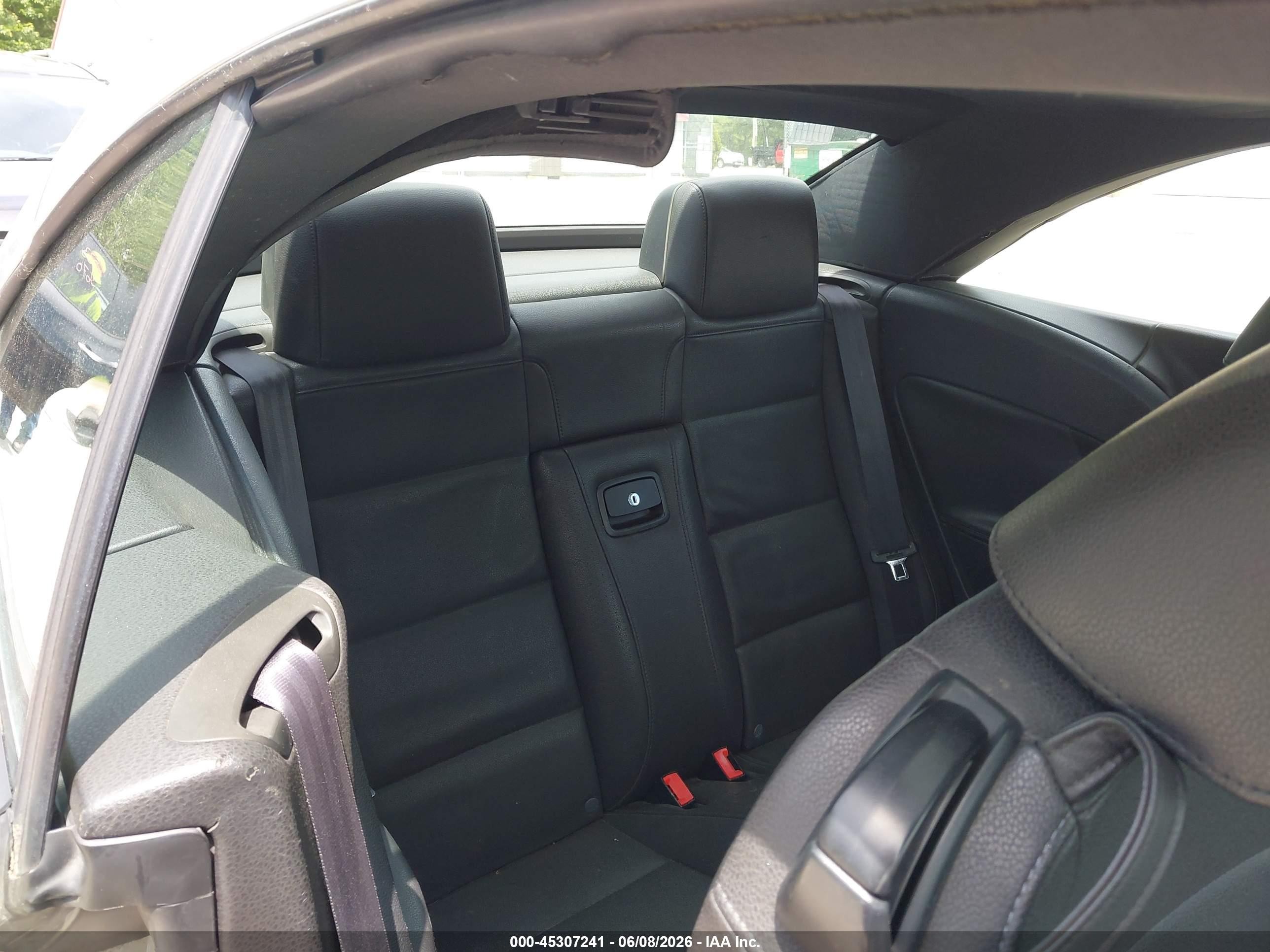 2010 Volkswagen Eos Komfort Silver vin: WVWAA7AHXAV011087