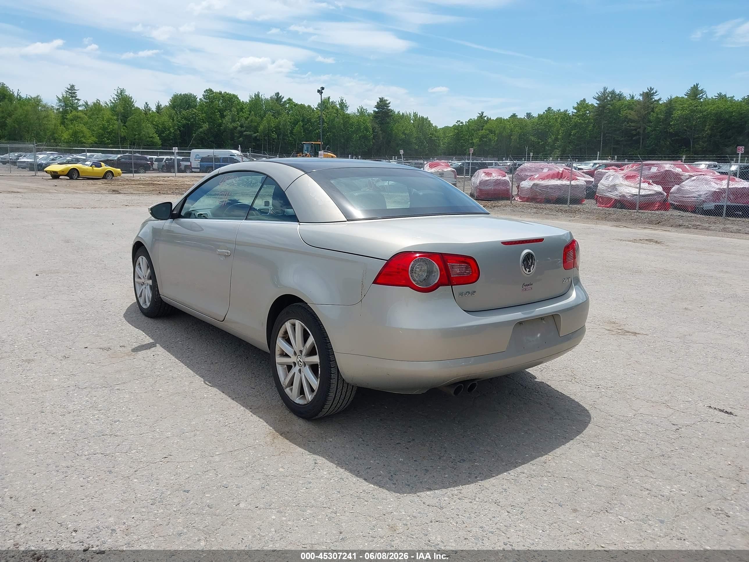 2010 Volkswagen Eos Komfort Silver vin: WVWAA7AHXAV011087