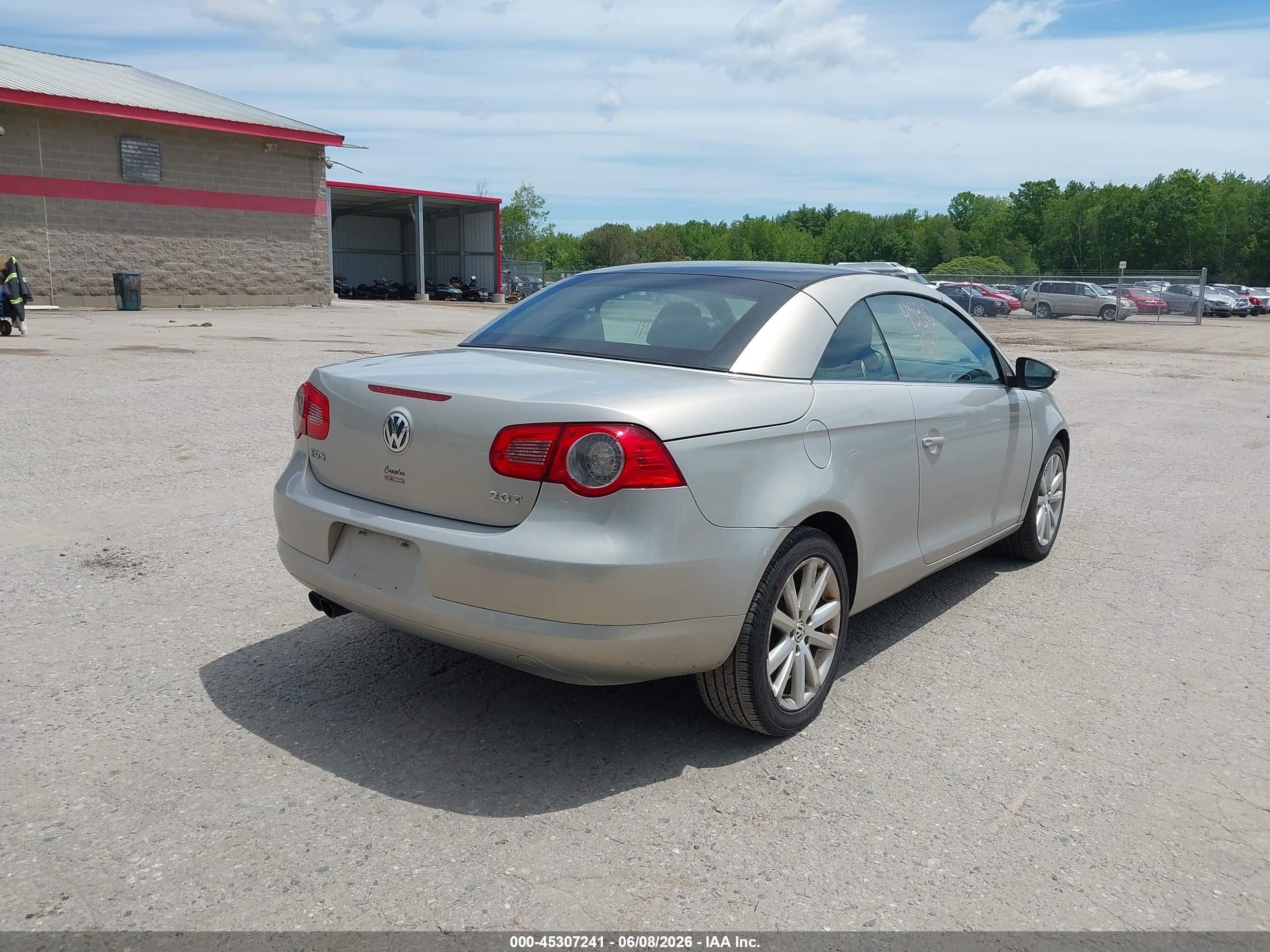 2010 Volkswagen Eos Komfort Silver vin: WVWAA7AHXAV011087