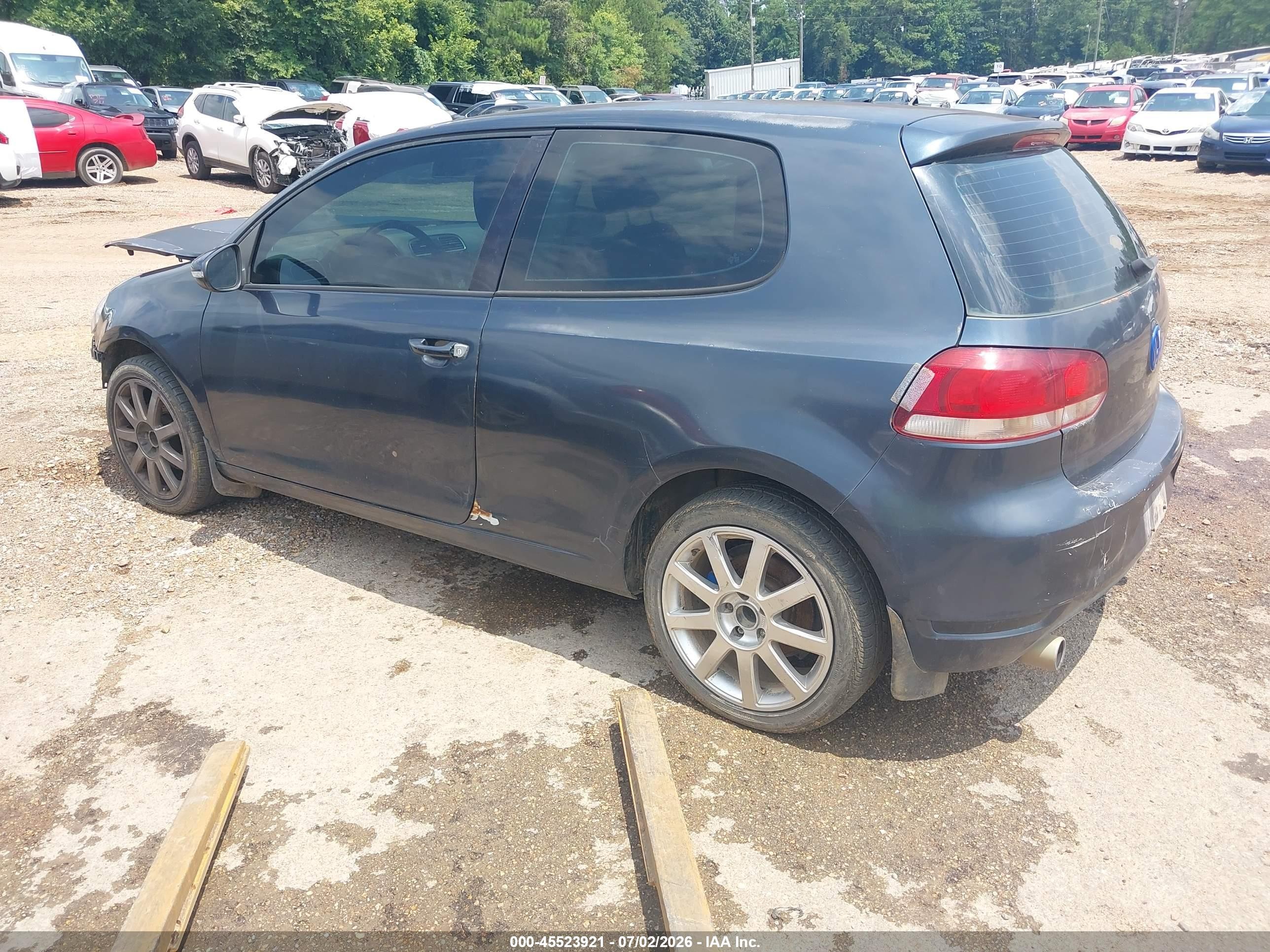 2010 Volkswagen Golf 2-door Blue vin: WVWAA7AJ4AW300155