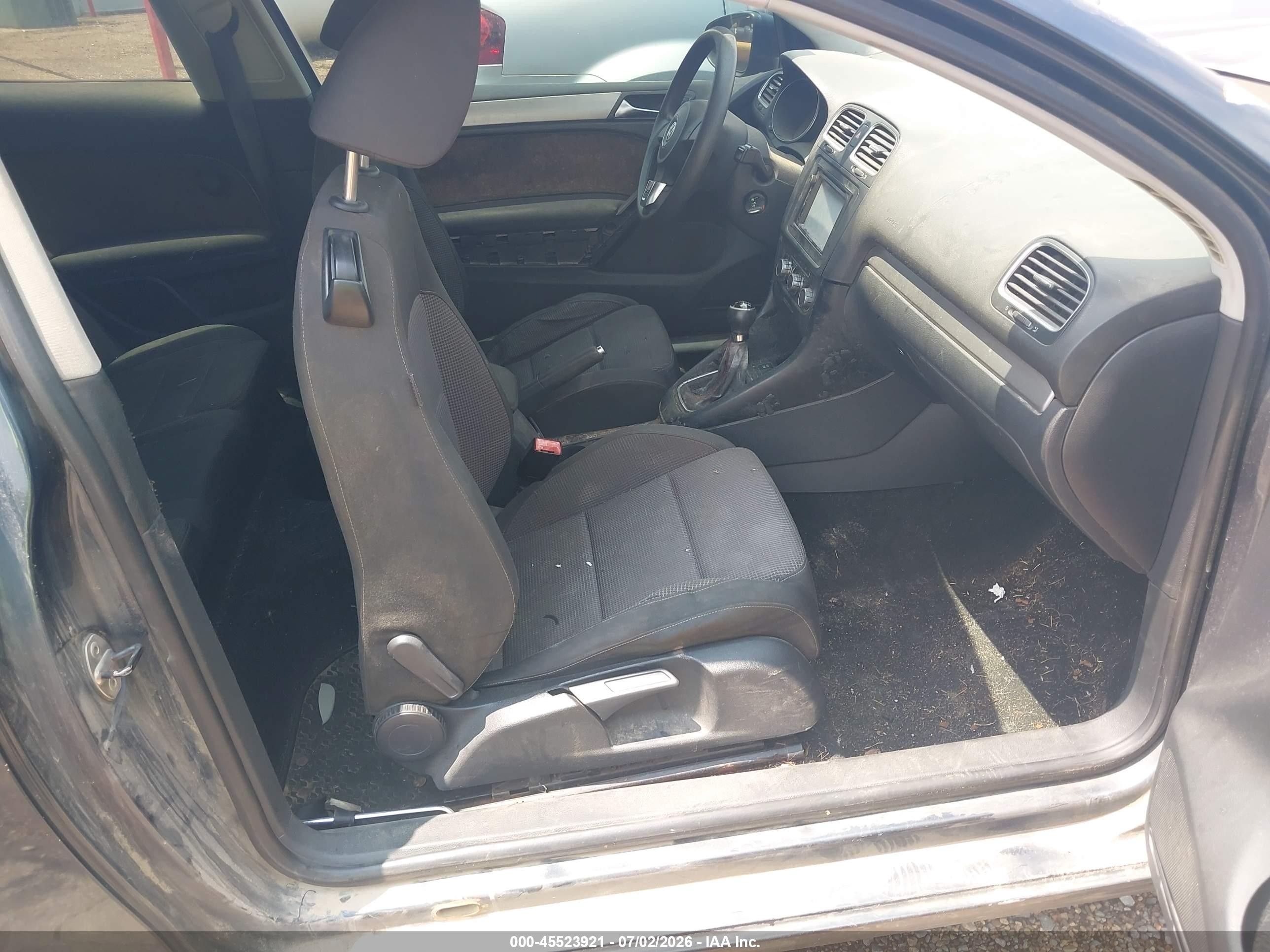 2010 Volkswagen Golf 2-door Blue vin: WVWAA7AJ4AW300155