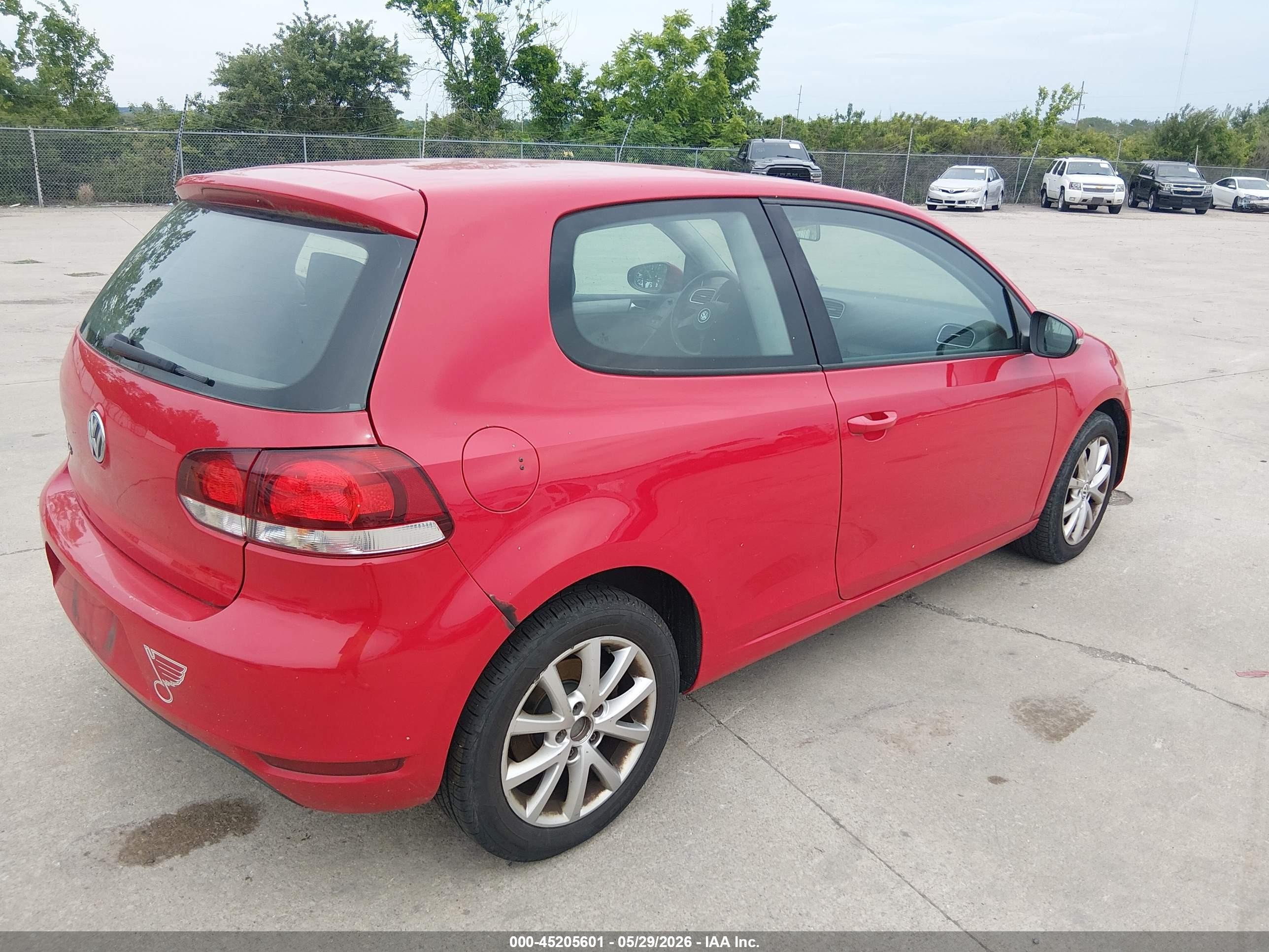 2011 Volkswagen Golf 2.5l 2-door Red vin: WVWAA7AJ8BW284348