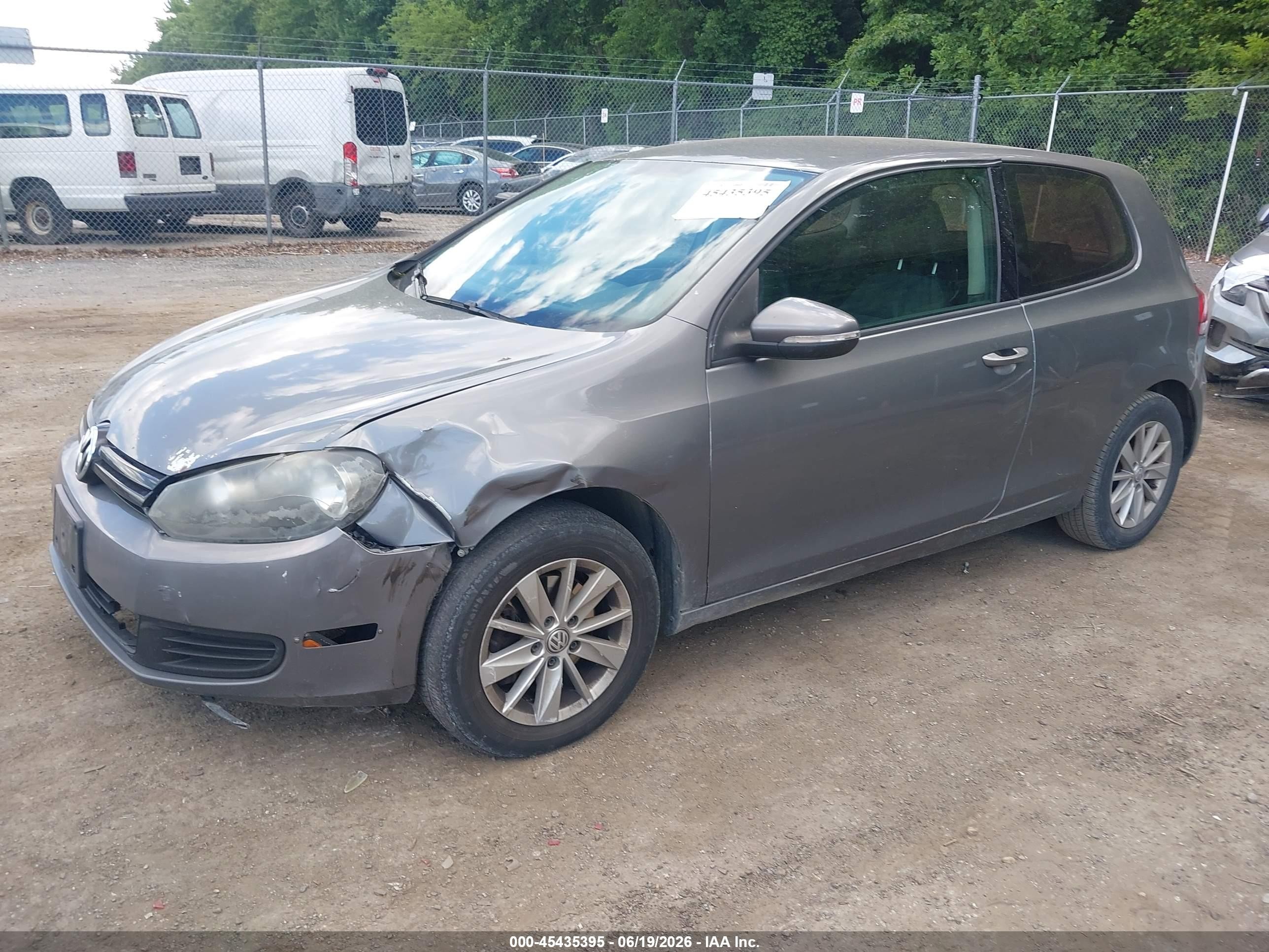 2010 Volkswagen Golf 2-door Gray vin: WVWAA7AJ9AW273874