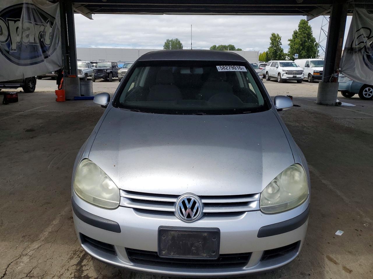 2009 Volkswagen Rabbit Silver vin: WVWAB71K39W087474