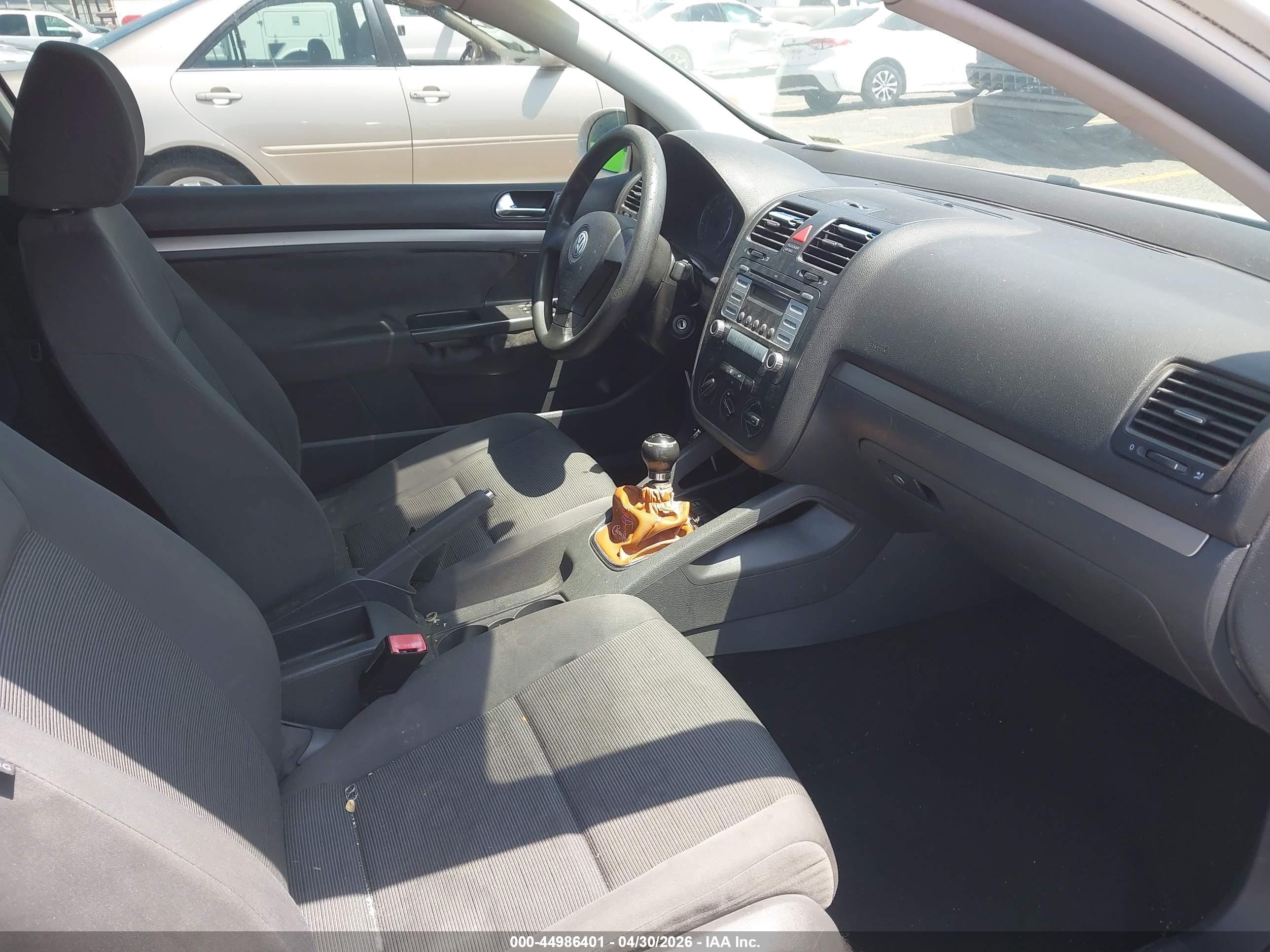 2009 Volkswagen Rabbit S White vin: WVWAB71K79W027147