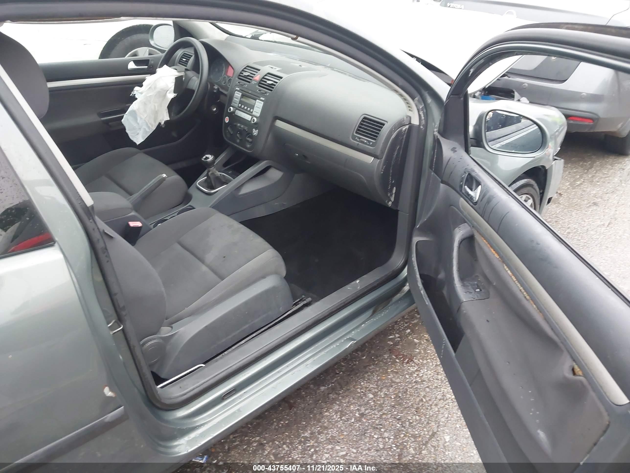 2008 Volkswagen Rabbit S Gray vin: WVWAB71K88W236931