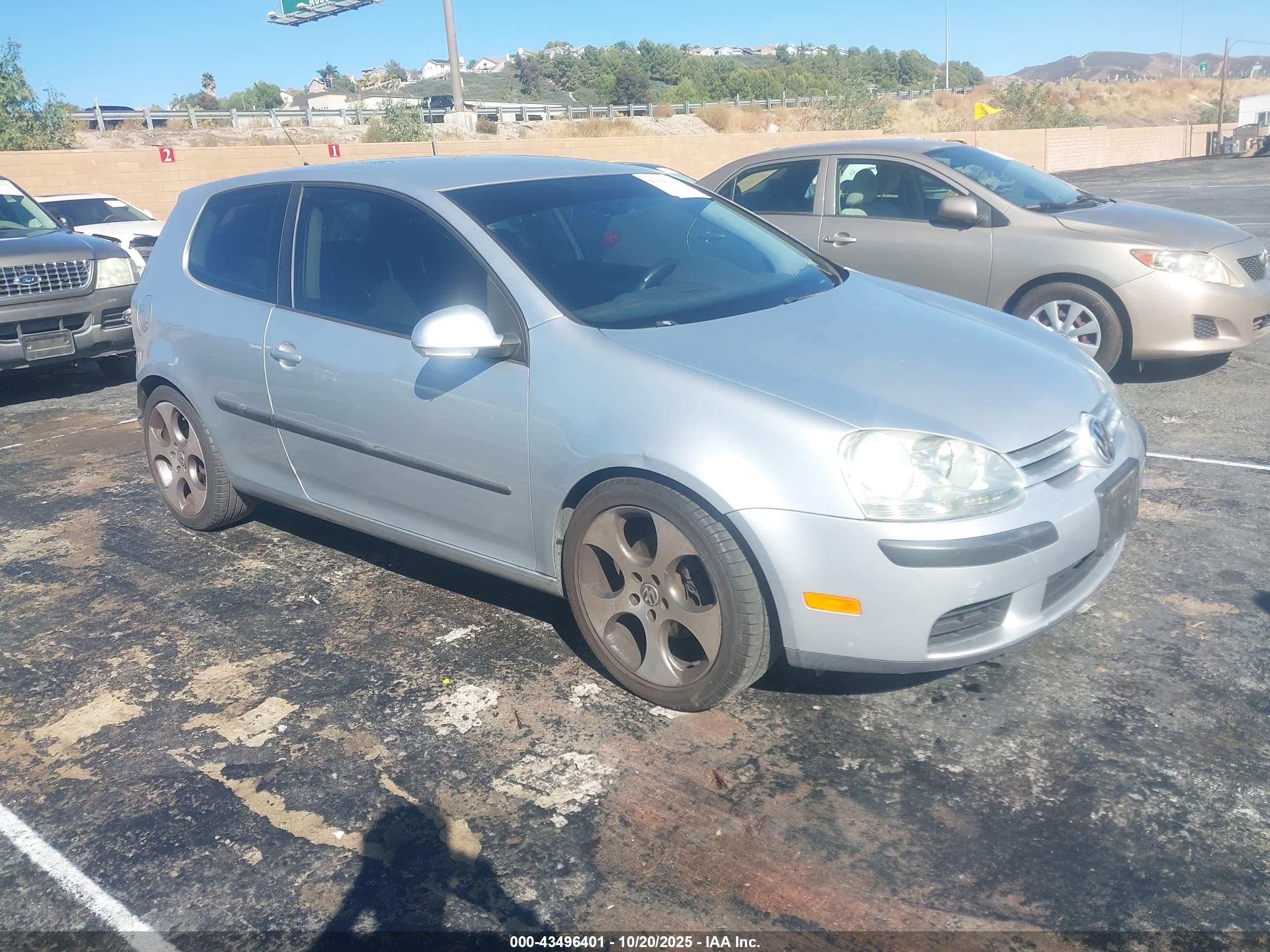 2009 Volkswagen Rabbit S Silver vin: WVWAB71K89W102468