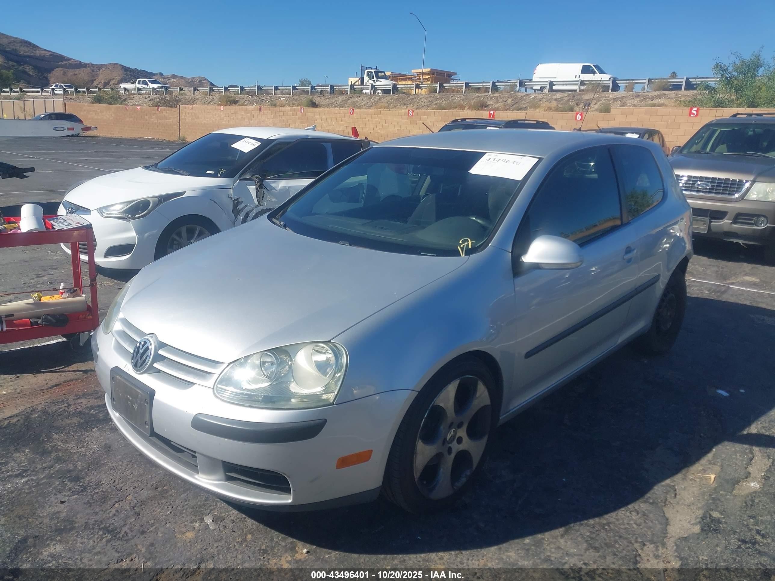 2009 Volkswagen Rabbit S Silver vin: WVWAB71K89W102468
