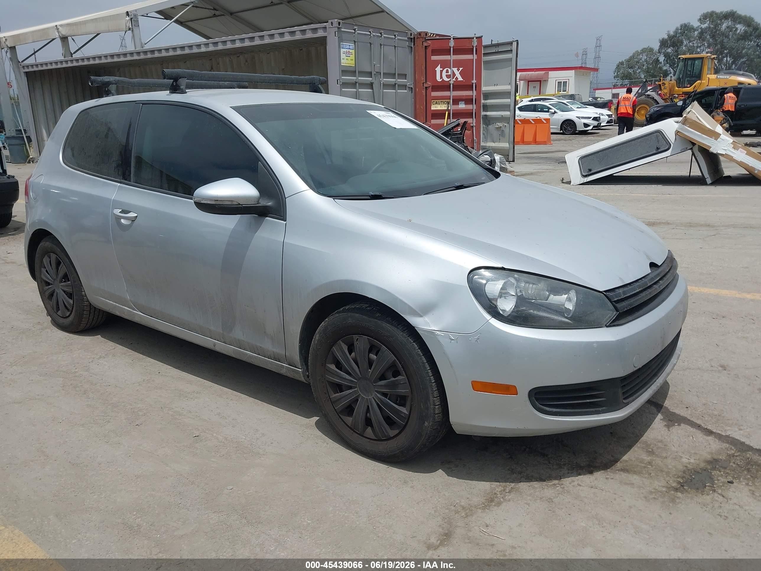 2010 Volkswagen Golf 2-door Серый vin: WVWAB7AJ0AW367428