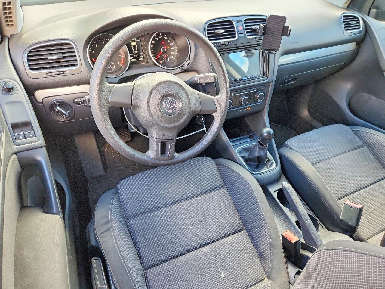 2010 Volkswagen Golf Черный vin: WVWAB7AJ2AW300362