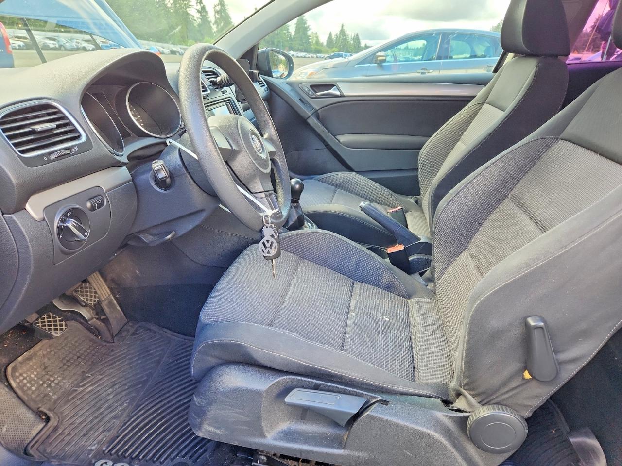 2010 Volkswagen Golf Черный vin: WVWAB7AJ2AW300362
