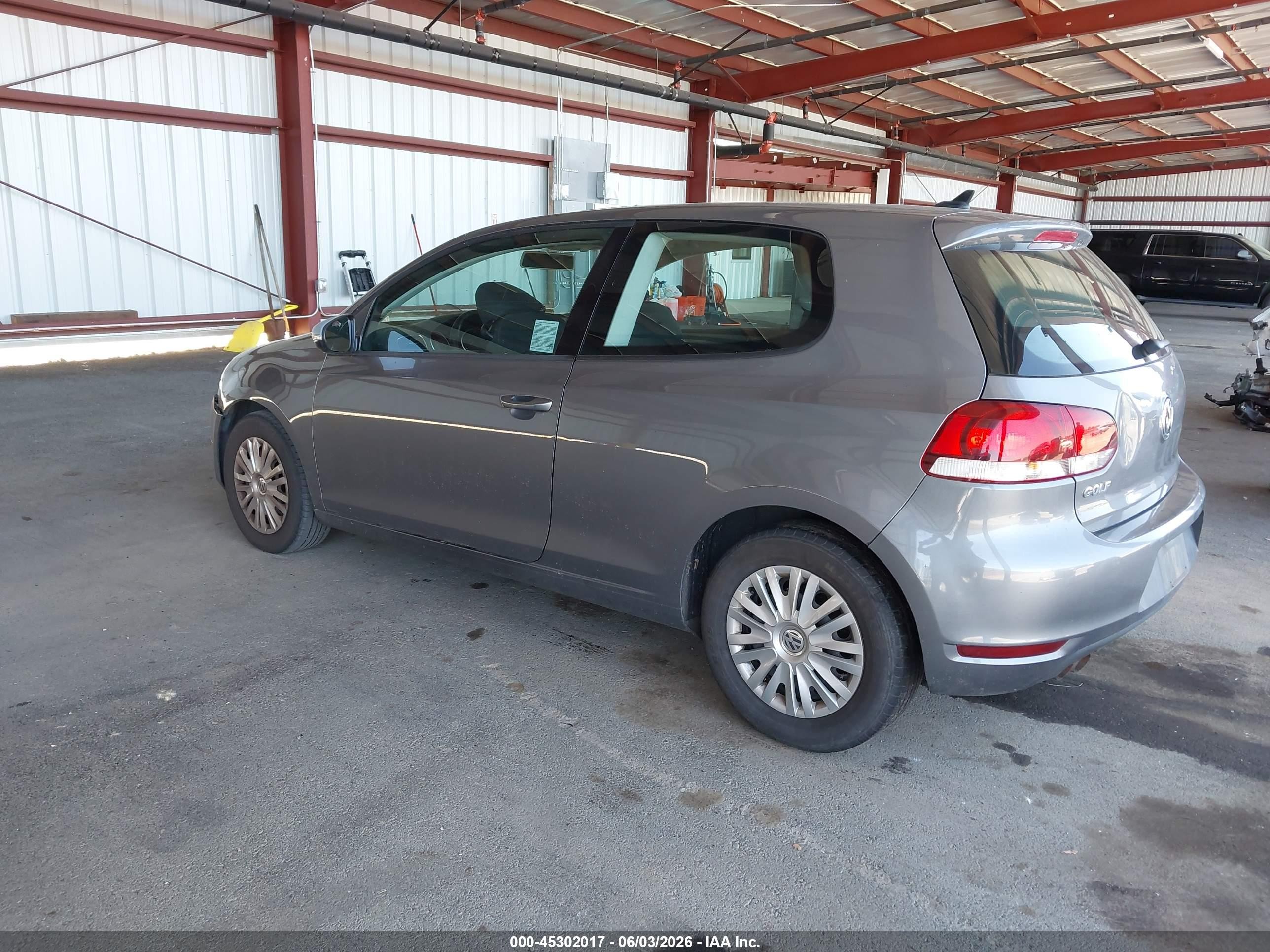 2013 Volkswagen Golf 2.5l 2-door Gray vin: WVWAB7AJ2DW023006