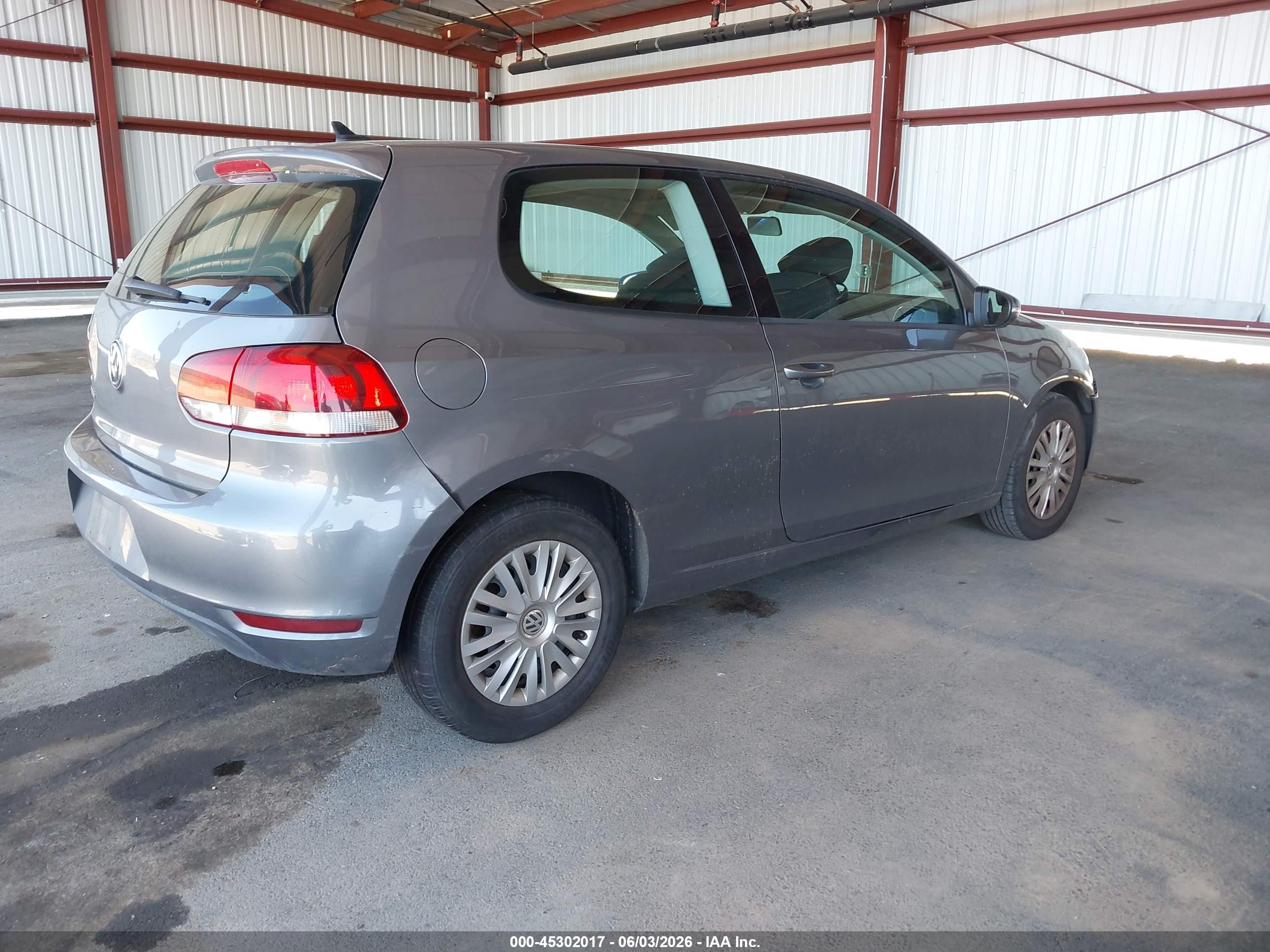 2013 Volkswagen Golf 2.5l 2-door Gray vin: WVWAB7AJ2DW023006