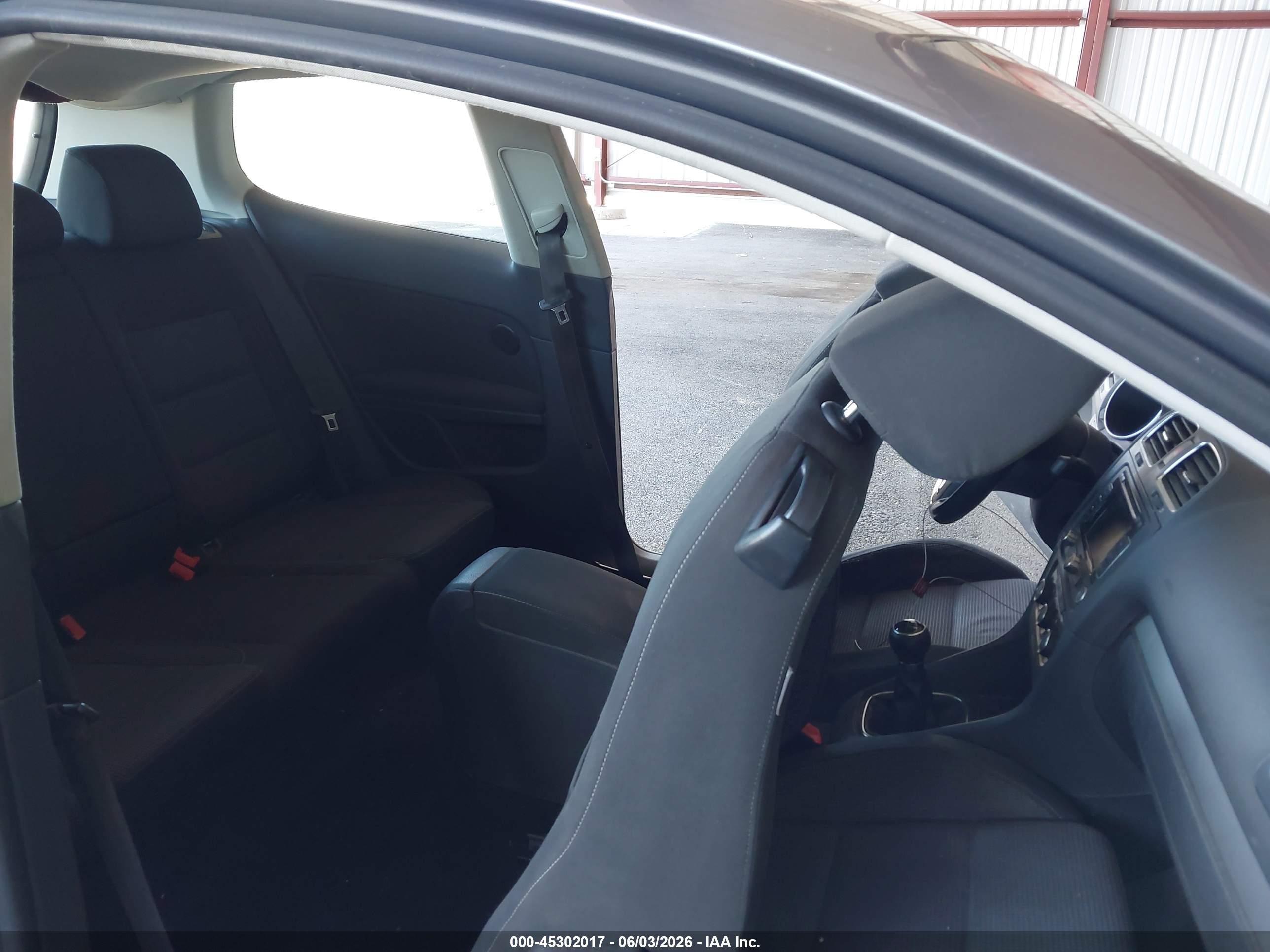 2013 Volkswagen Golf 2.5l 2-door Gray vin: WVWAB7AJ2DW023006