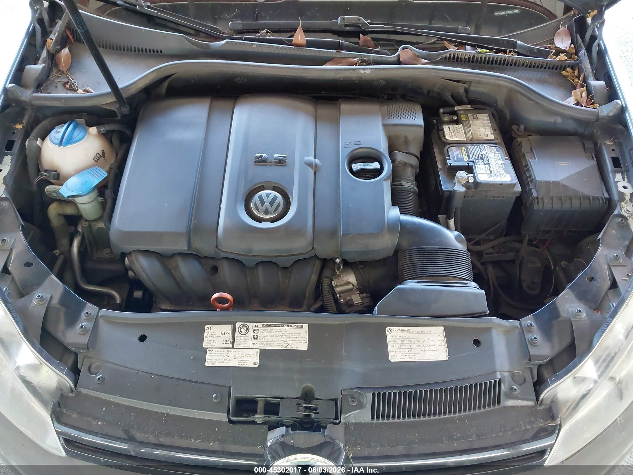 2013 Volkswagen Golf 2.5l 2-door Gray vin: WVWAB7AJ2DW023006