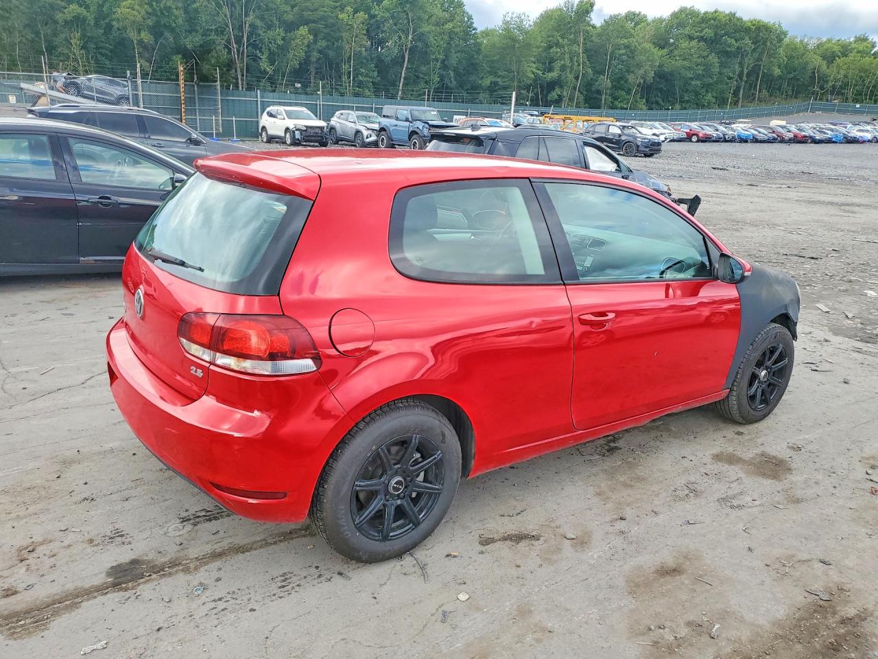 2010 Volkswagen Golf Red vin: WVWAB7AJ3AW121876