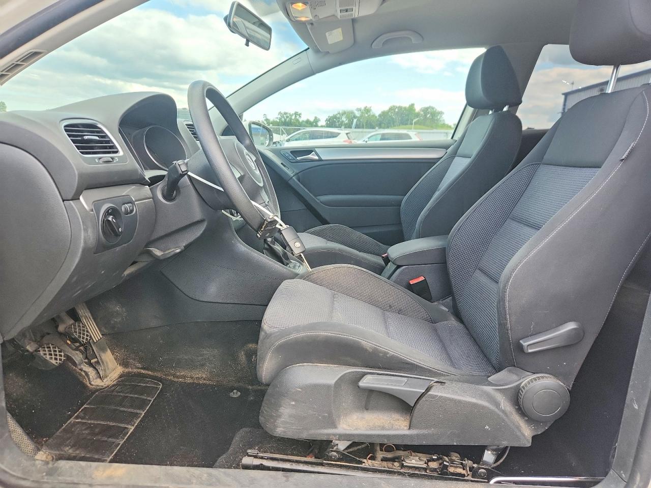 2012 Volkswagen Golf White vin: WVWAB7AJ4CW217924