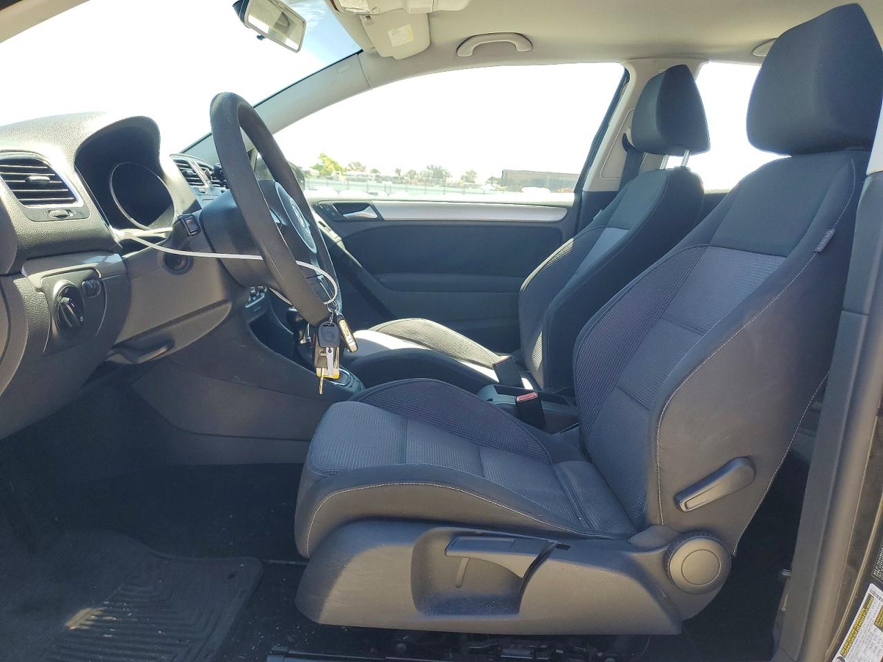 2010 Volkswagen Golf Черный vin: WVWAB7AJXAW094692
