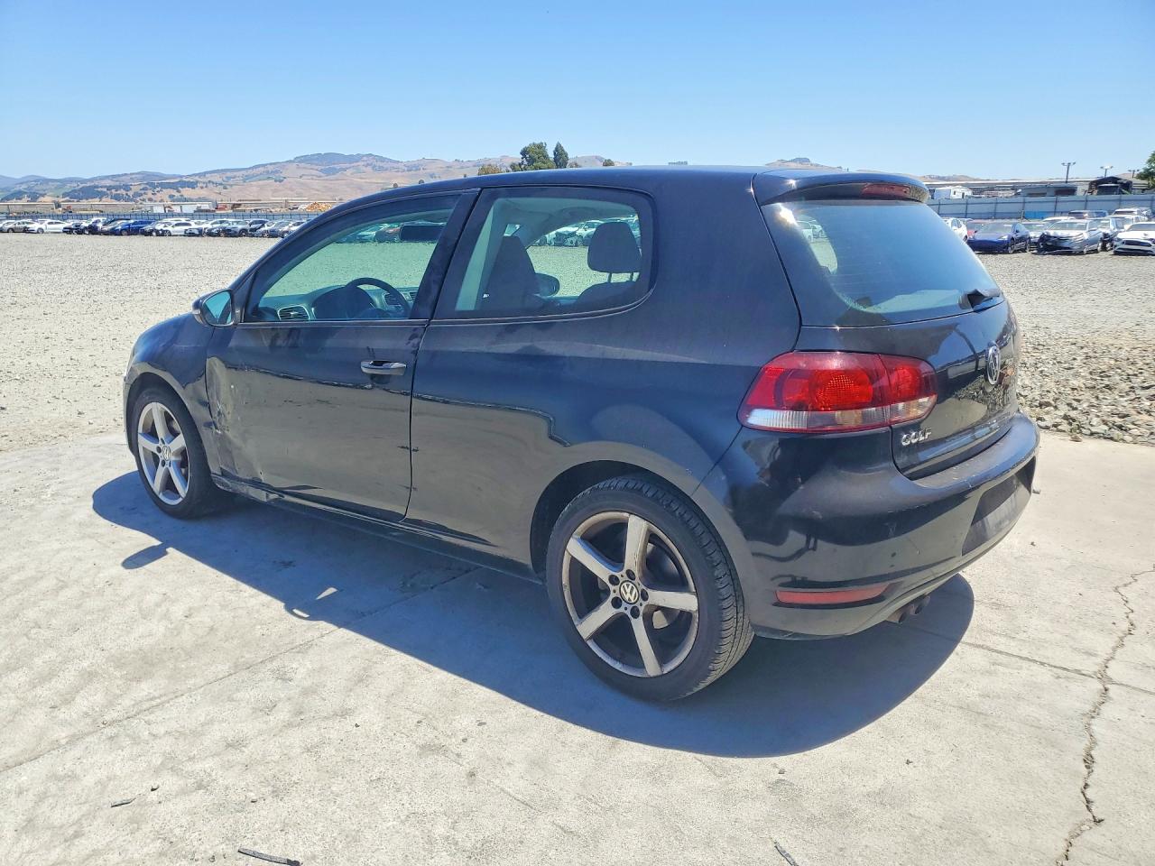2010 Volkswagen Golf Черный vin: WVWAB7AJXAW094692