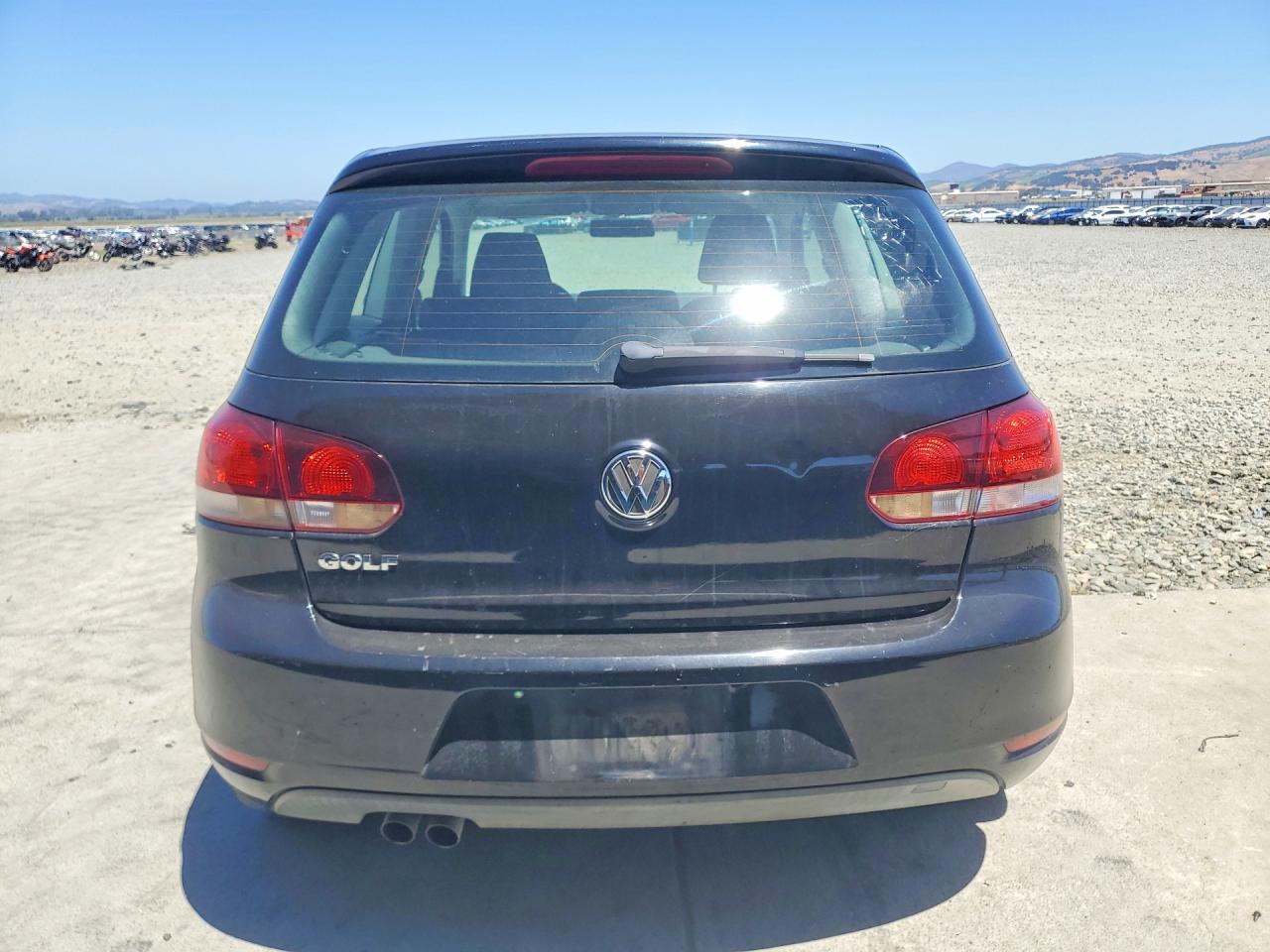 2010 Volkswagen Golf Черный vin: WVWAB7AJXAW094692