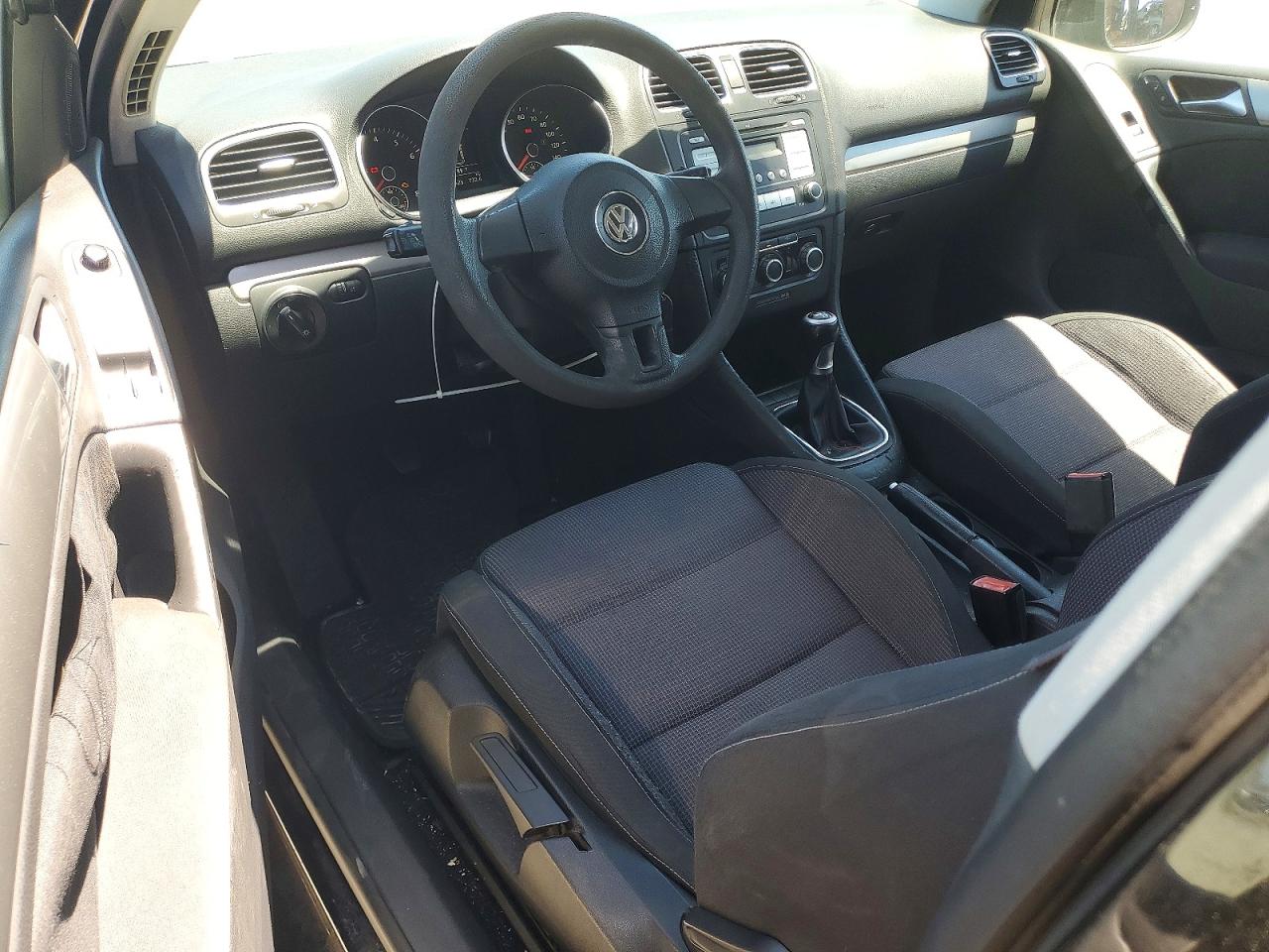 2010 Volkswagen Golf Черный vin: WVWAB7AJXAW094692