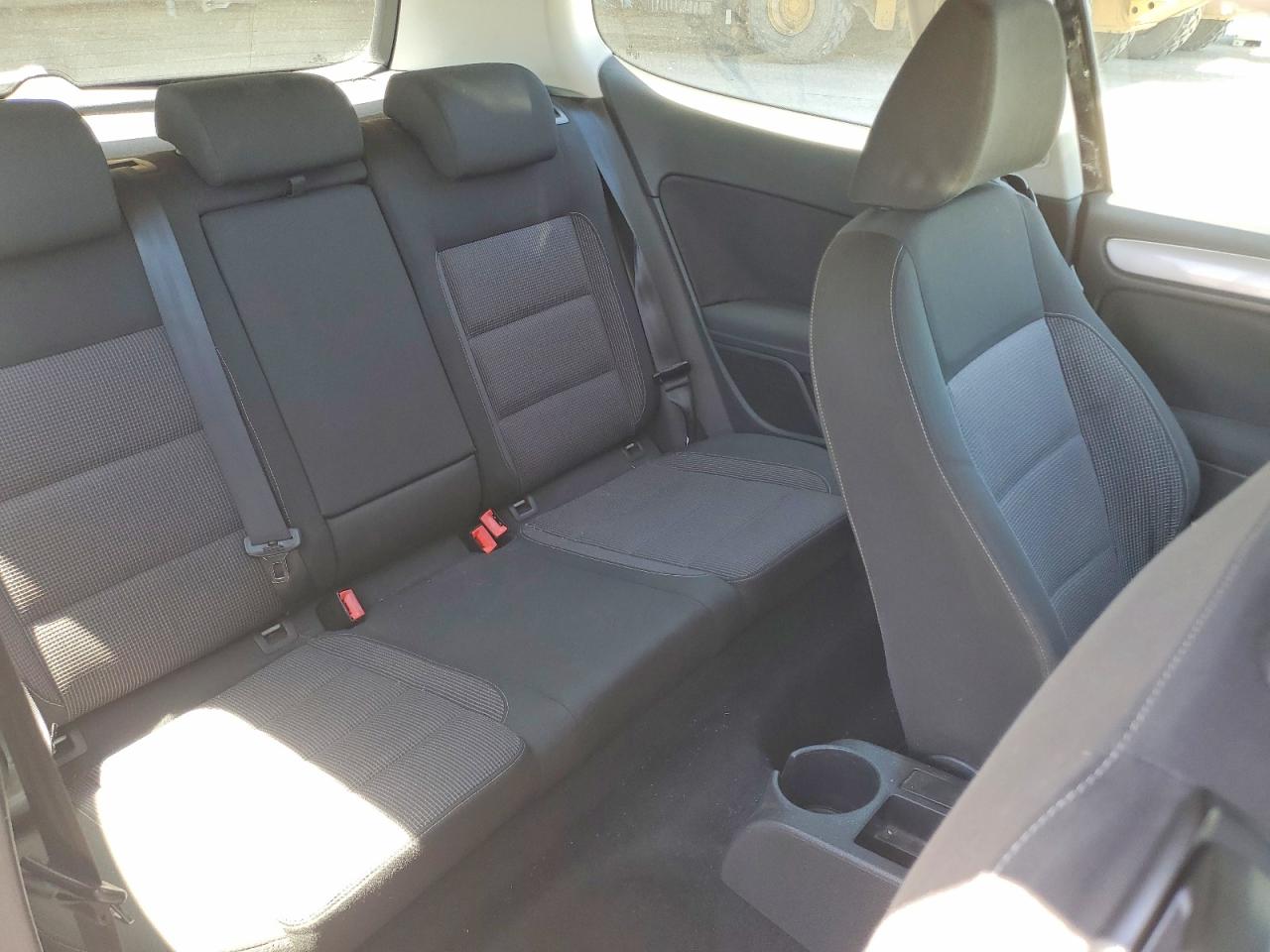 2010 Volkswagen Golf Черный vin: WVWAB7AJXAW094692