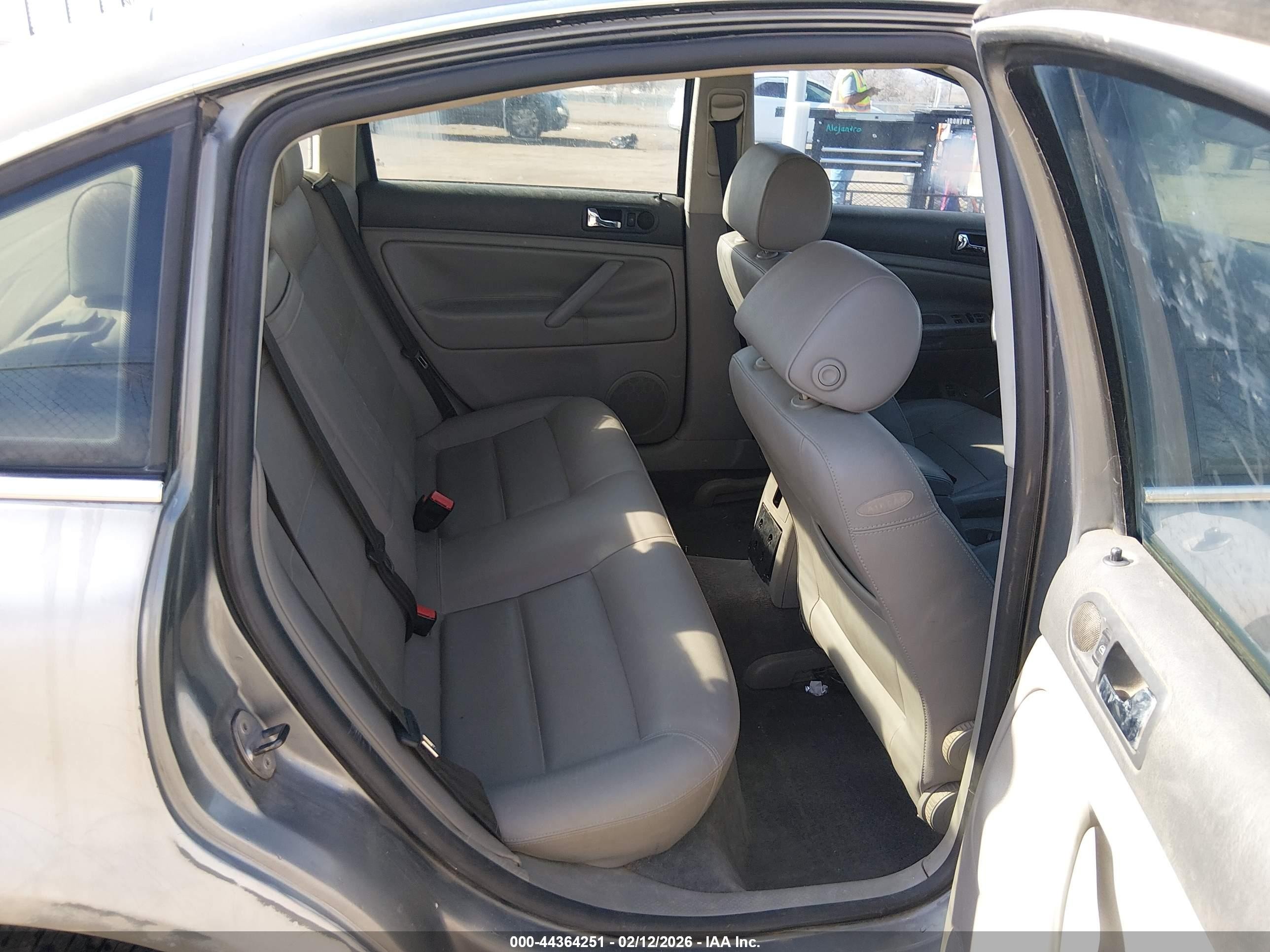2005 Volkswagen Passat Gls 1.8t Silver vin: WVWAD63B35E044027