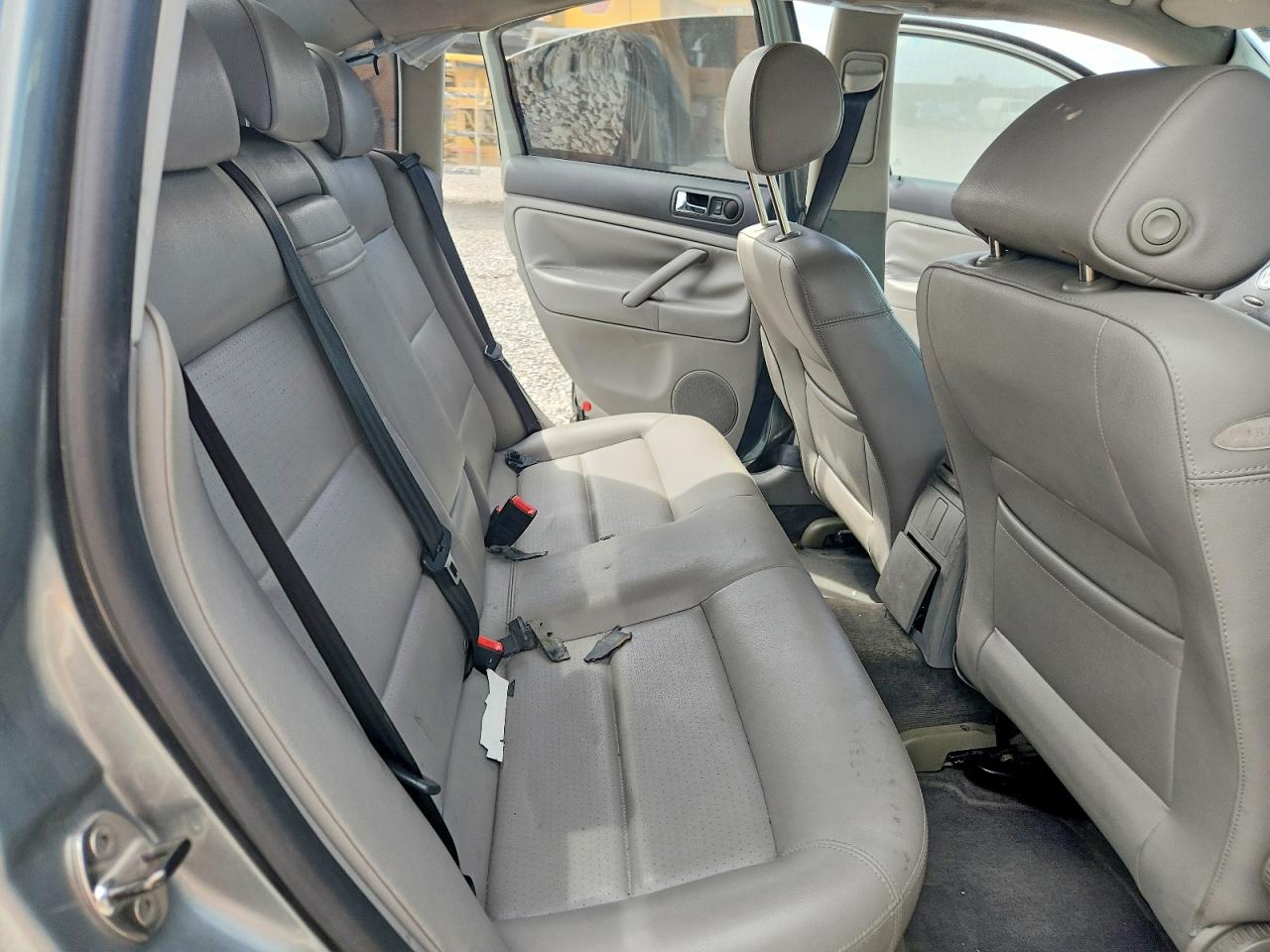 2005 Volkswagen Passat Gls Gray vin: WVWAD63B95P036437