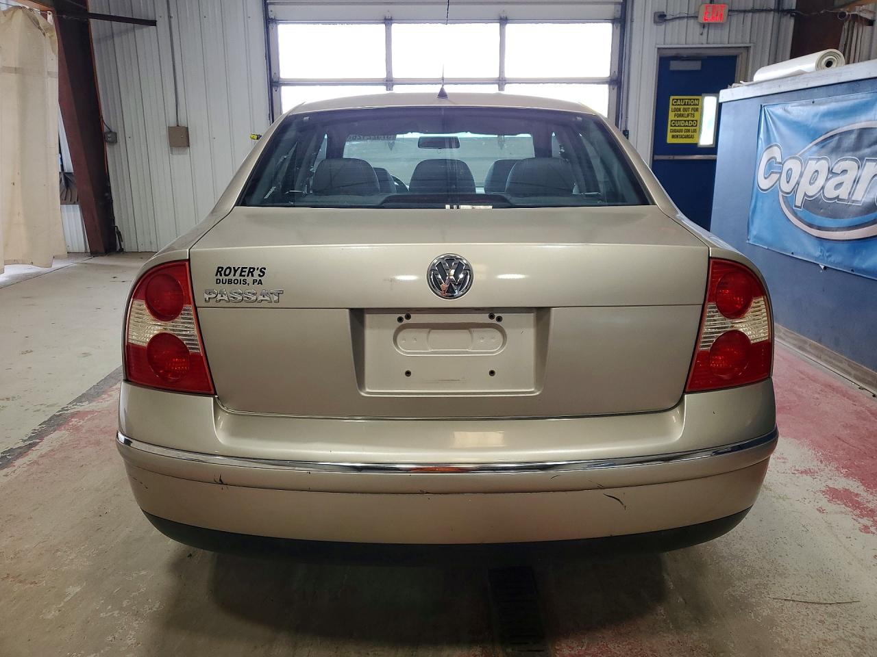 2005 Volkswagen Passat Gls Cream vin: WVWAD63BX5E053050